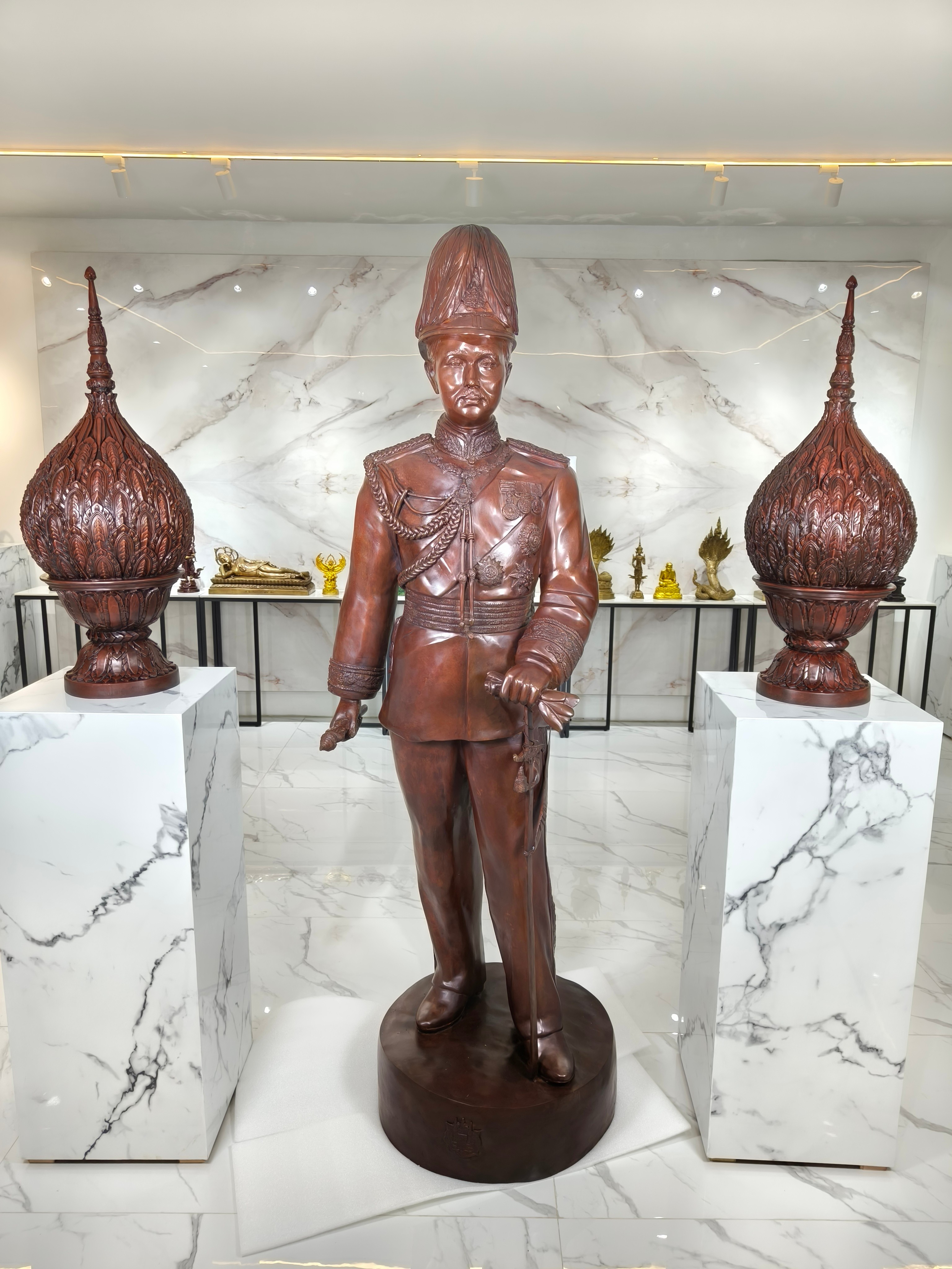 รูปหล่อ รัชกาลที่ 5 ร.5 สูง 2 เมตร พระปิยมหาราช พระบาทสมเด็จพระจุลจอมเกล้าเจ้าอยู่หัว