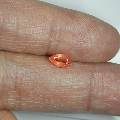 ทริพไพลท์ (Triplite) 0.70 กะรัต พลอยหายาก จากปากีสถาน [ID3057]