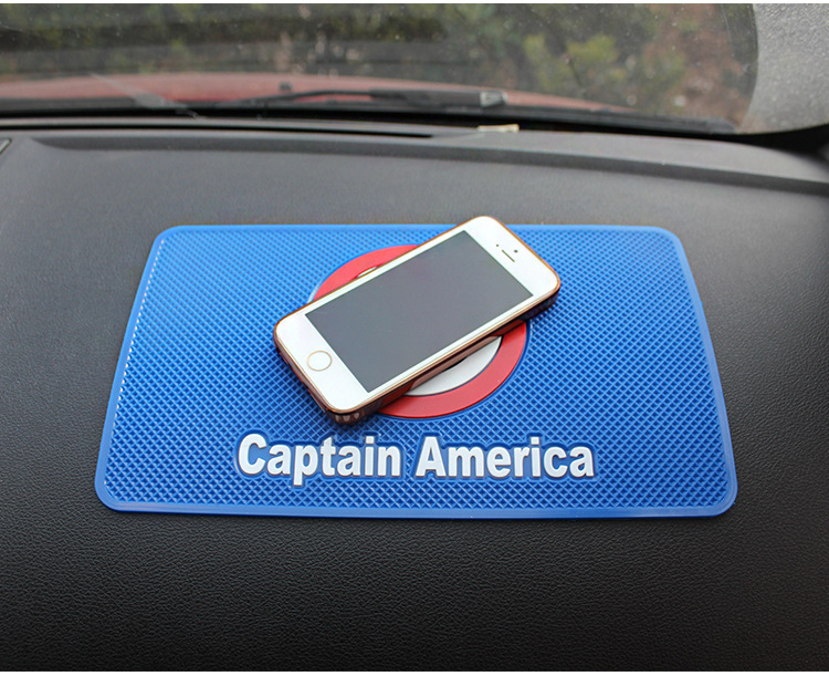 MUISUNGSHOP แผ่นยางกันลื่นวางหน้ารถ Non-slip dash mat ลาย superhero
