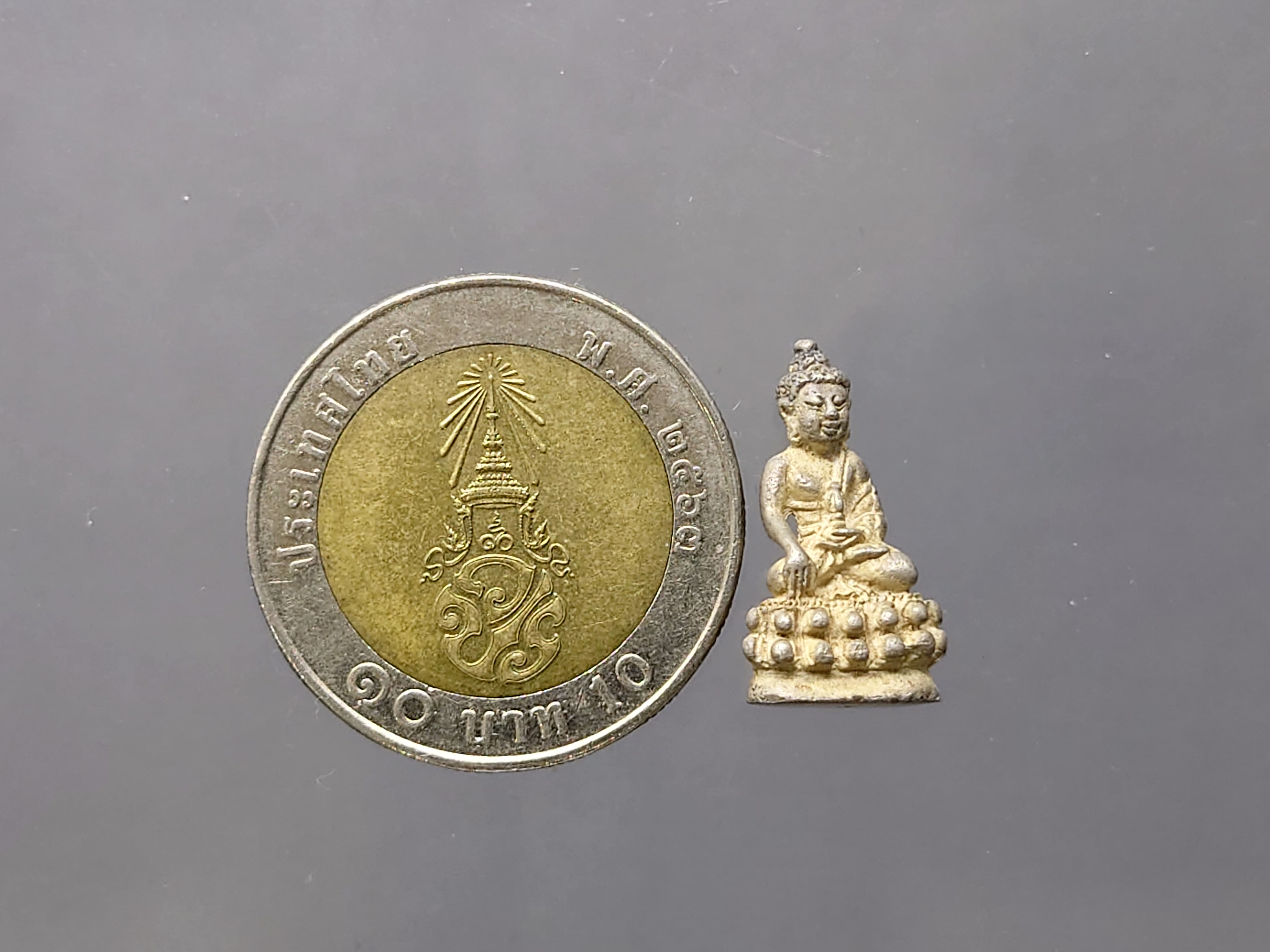 พระกริ่งชัยวัฒน์ วัฒนะ เนื้อเงิน รุ่นเจริญอายุ ๖ รอบ พระจุลคณิศร (เฉลิม ชยุตตโม) วัดราชบพิธสถิตมหาสีมาราม ปี2534 พร้อมกล่องเดิม