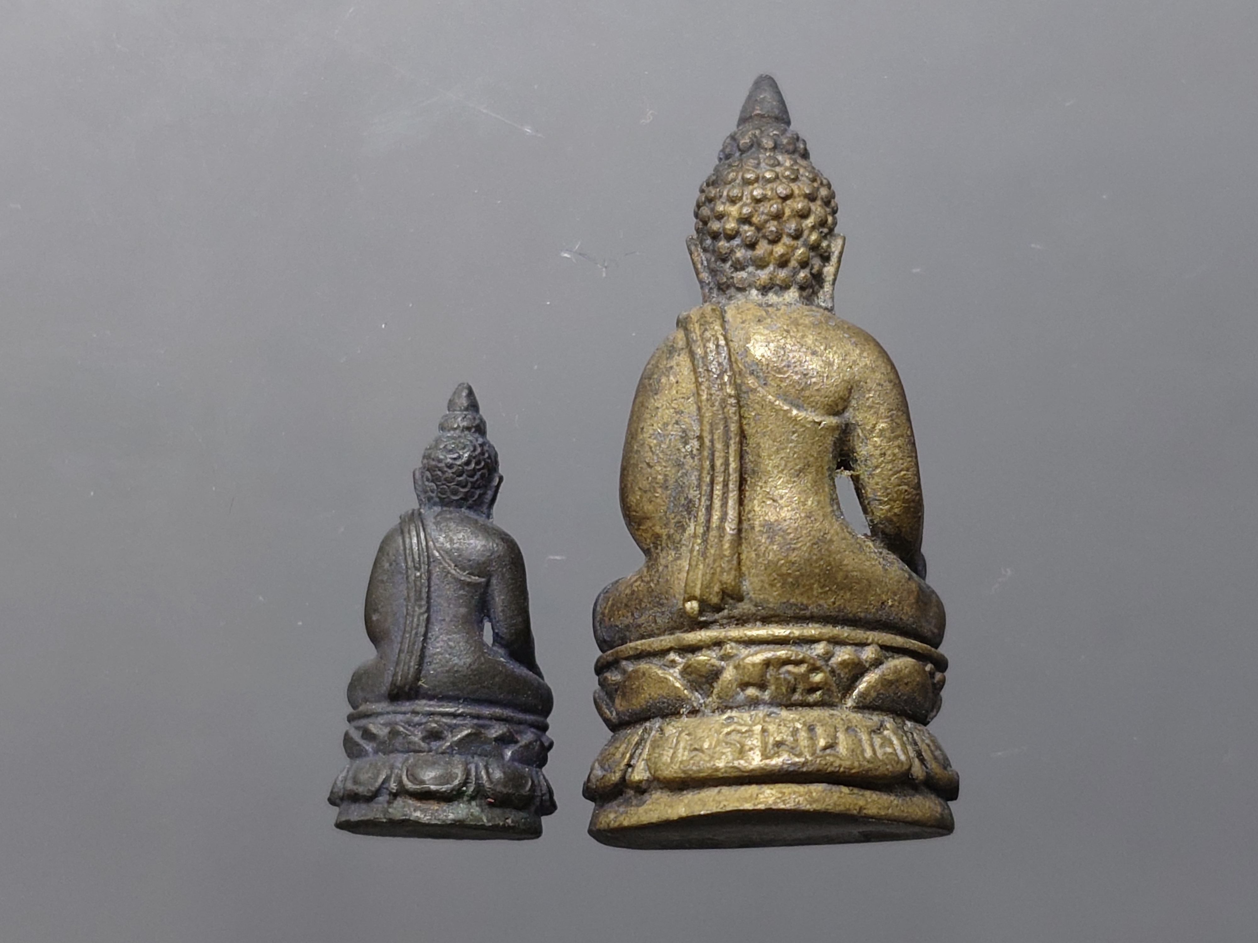 พระกริ่ง-พระชัยวัฒน์ ไพรีพินาศ ญสส เนื้อสัมฤทธิ์ วัดบวรนิเวศวิหาร ปี 2544 พร้อมกล่องเดิม