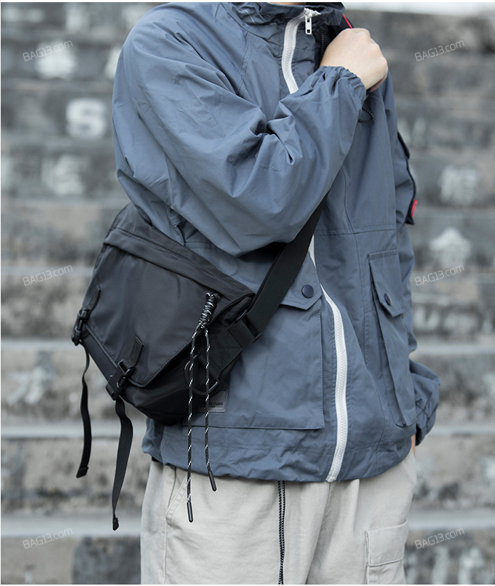 กระเป๋าสะพายข้างผู้ชาย รหัส A025