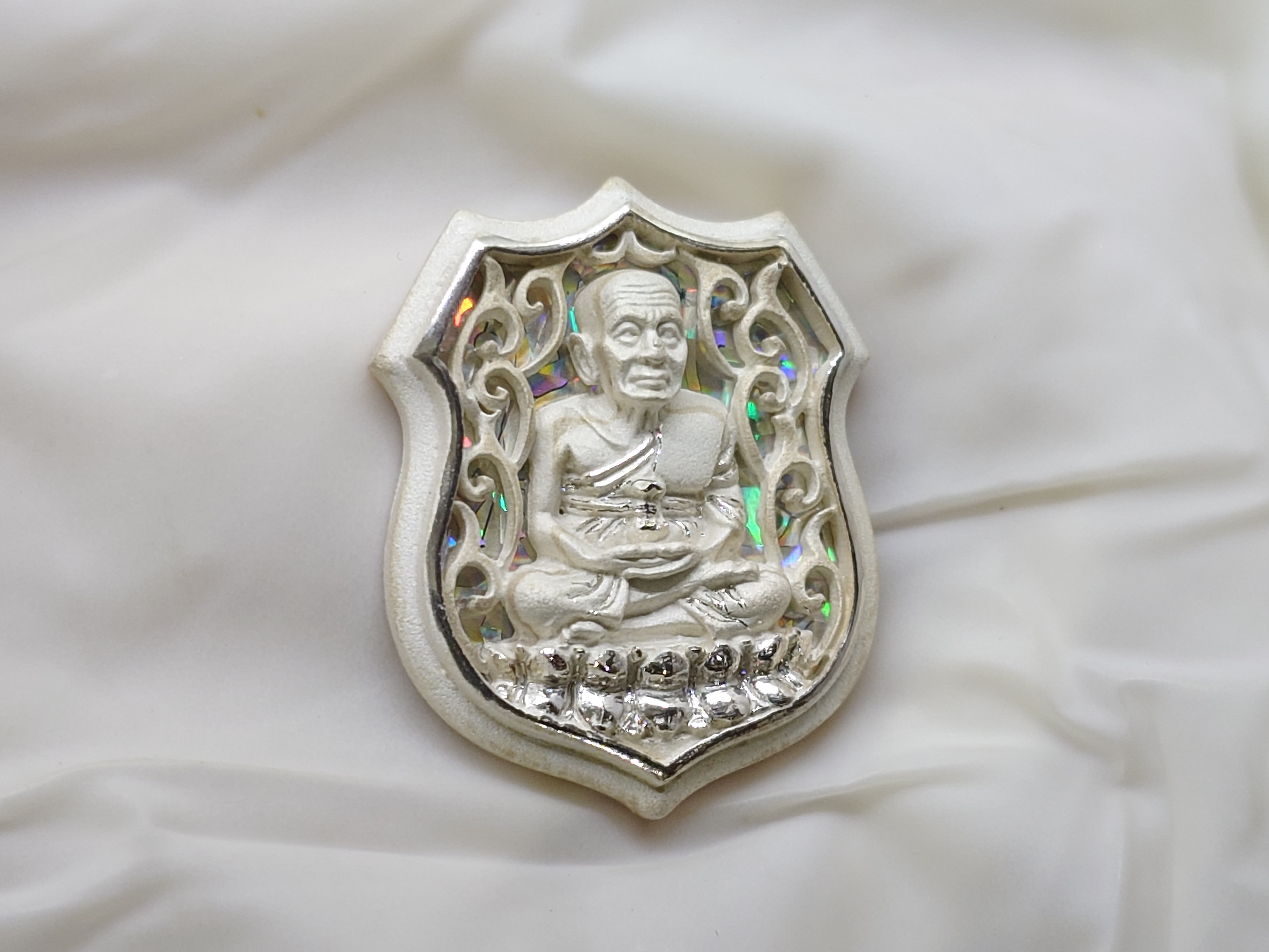 เหรียญหลวงปู่ทวด เนื้อเงิน รุ่นมงคลบารมี วัดประสาทบุญญาวาส พิมพ์อาร์ม เล็ก ขนาด 2 เซน พ.ศ.2545 พร้อมกล่องเดิม