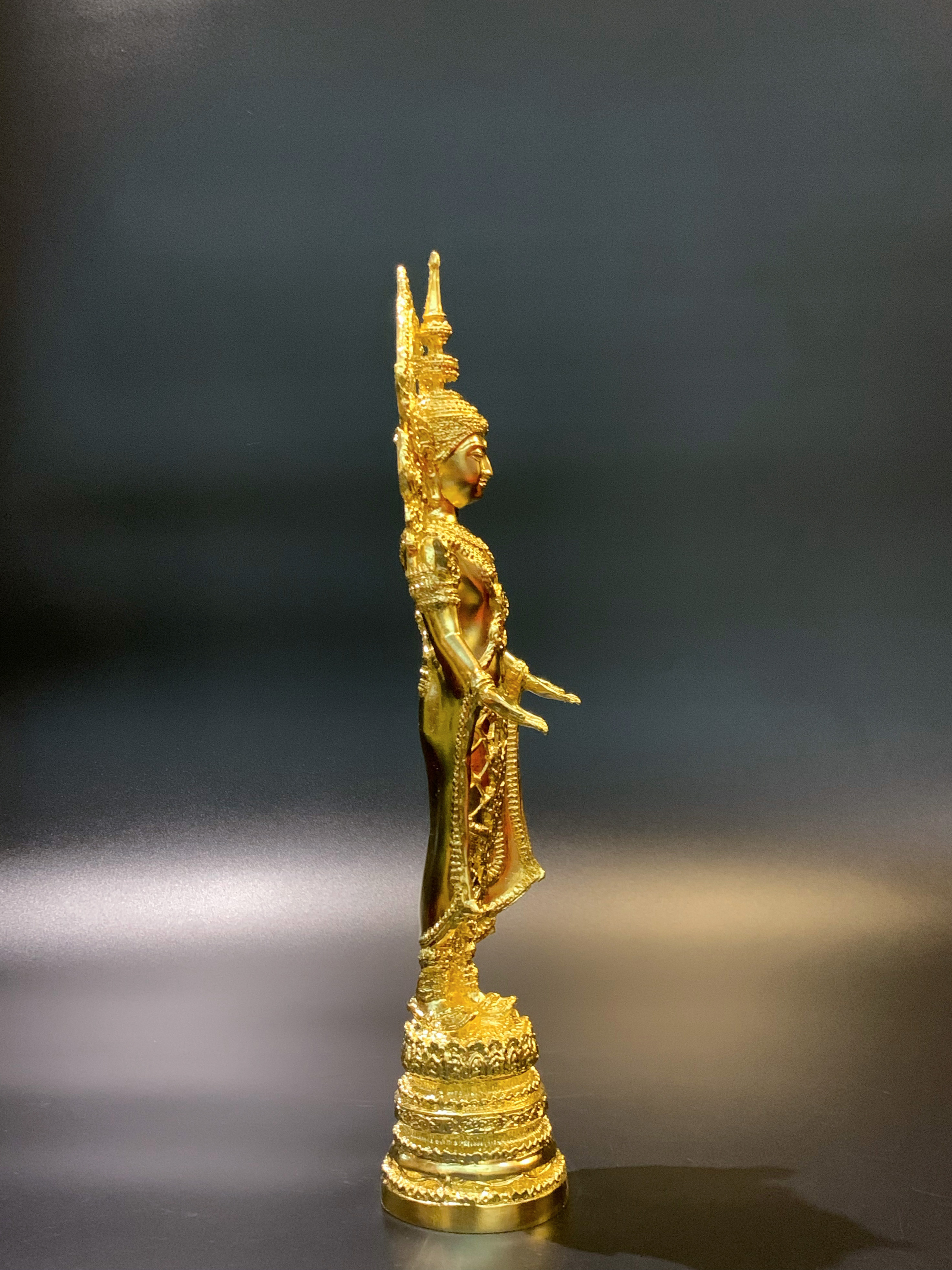 พระพุทธมหาจักรพรรดิ ปางเปิดโลก หน้าตัก 5 นิ้ว วัดกษัตราธิราชวรวิหาร จ.อยุธยา