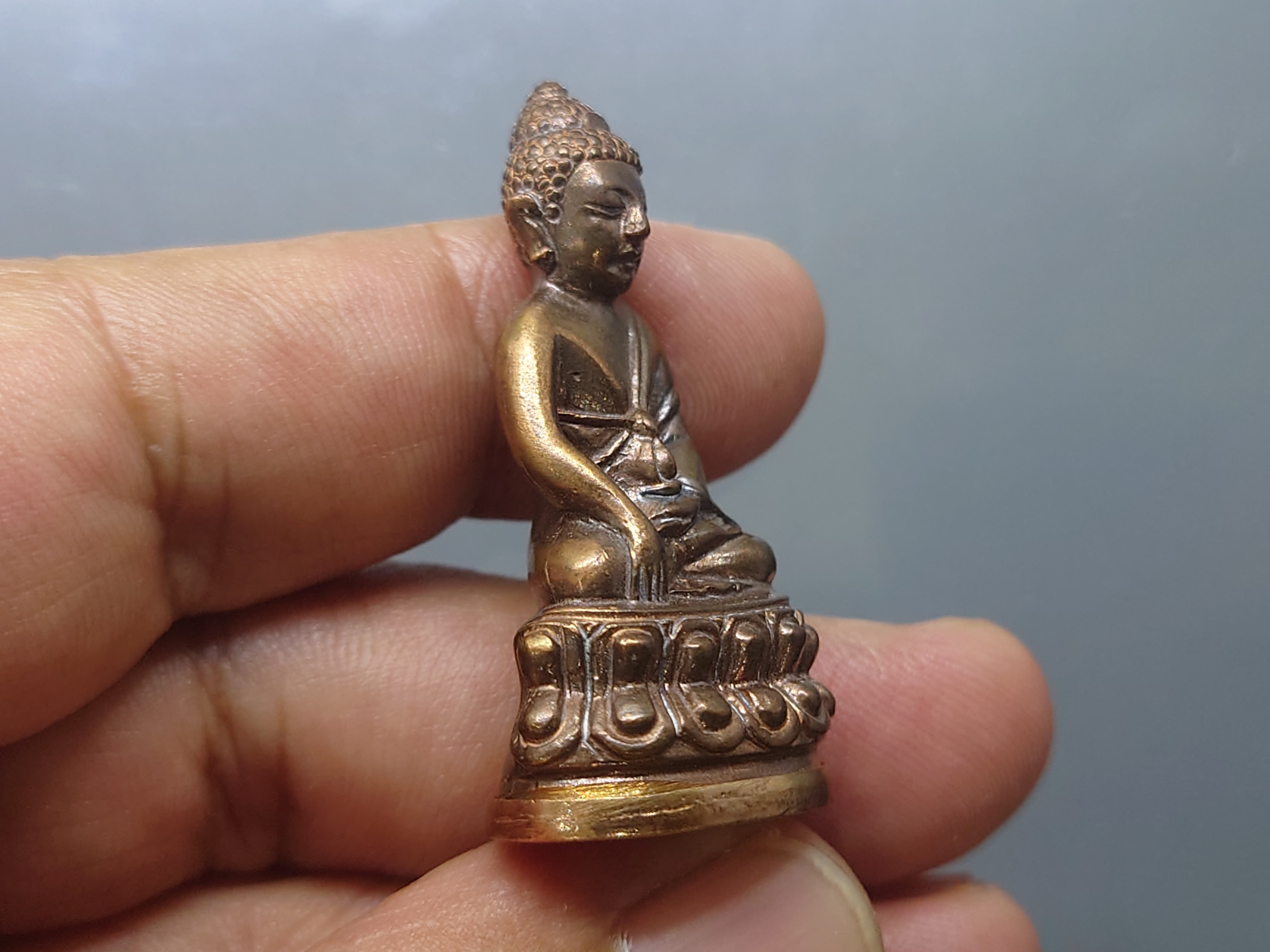 พsะกริ่งหยิน-หยาง เยาวราช รุ่นจักรพรรดิ เนื้อสัมฤทธิ์ สูง 4 ซ.ม. ตอกโค๊ด หมายเลข วัดไตรมิตร ปี2561 พร้อมตลับเดิม