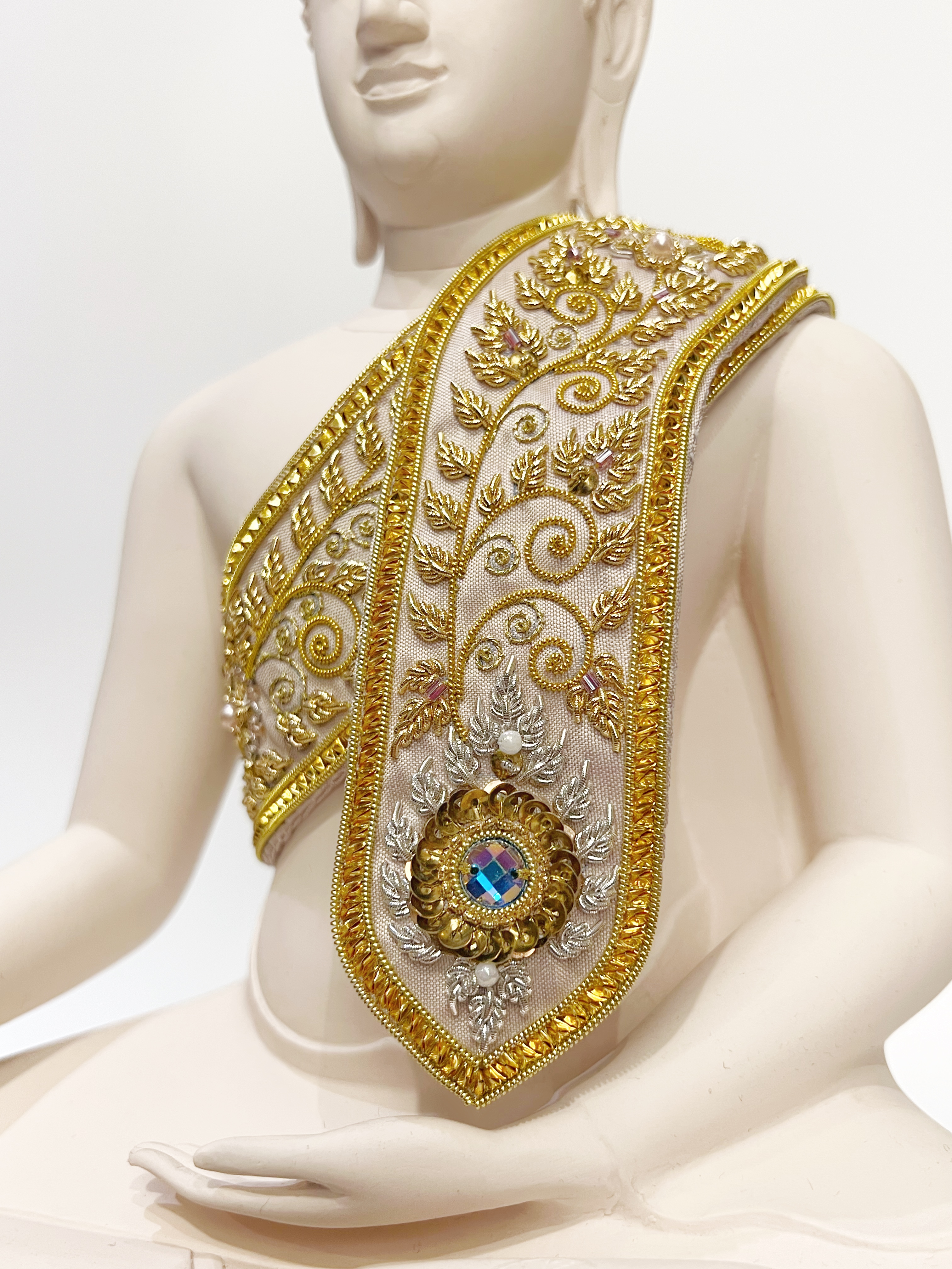 สังฆาฏิปักดิ้นทอง สำหรับพระพุทธรูป ขนาดหน้าตัก 9 นิ้ว