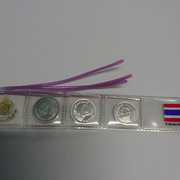 ที่คั่นหนังสือ ชุดเหรียญสตางค์ ปี 2552 ไม่ผ่านใช้