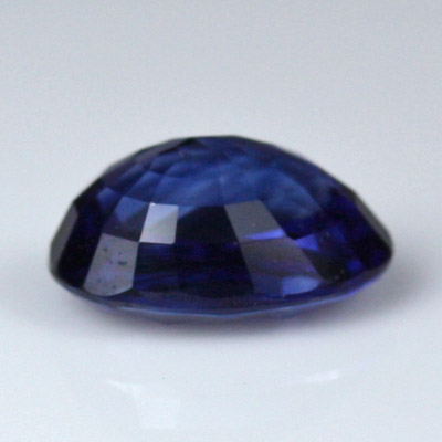 **ขายแล้ว**ไพลิน (Blue Sapphire) 1.03 กะรัต สีน้ำเงินสด น้ำสวย ไฟดี เนื้อดี