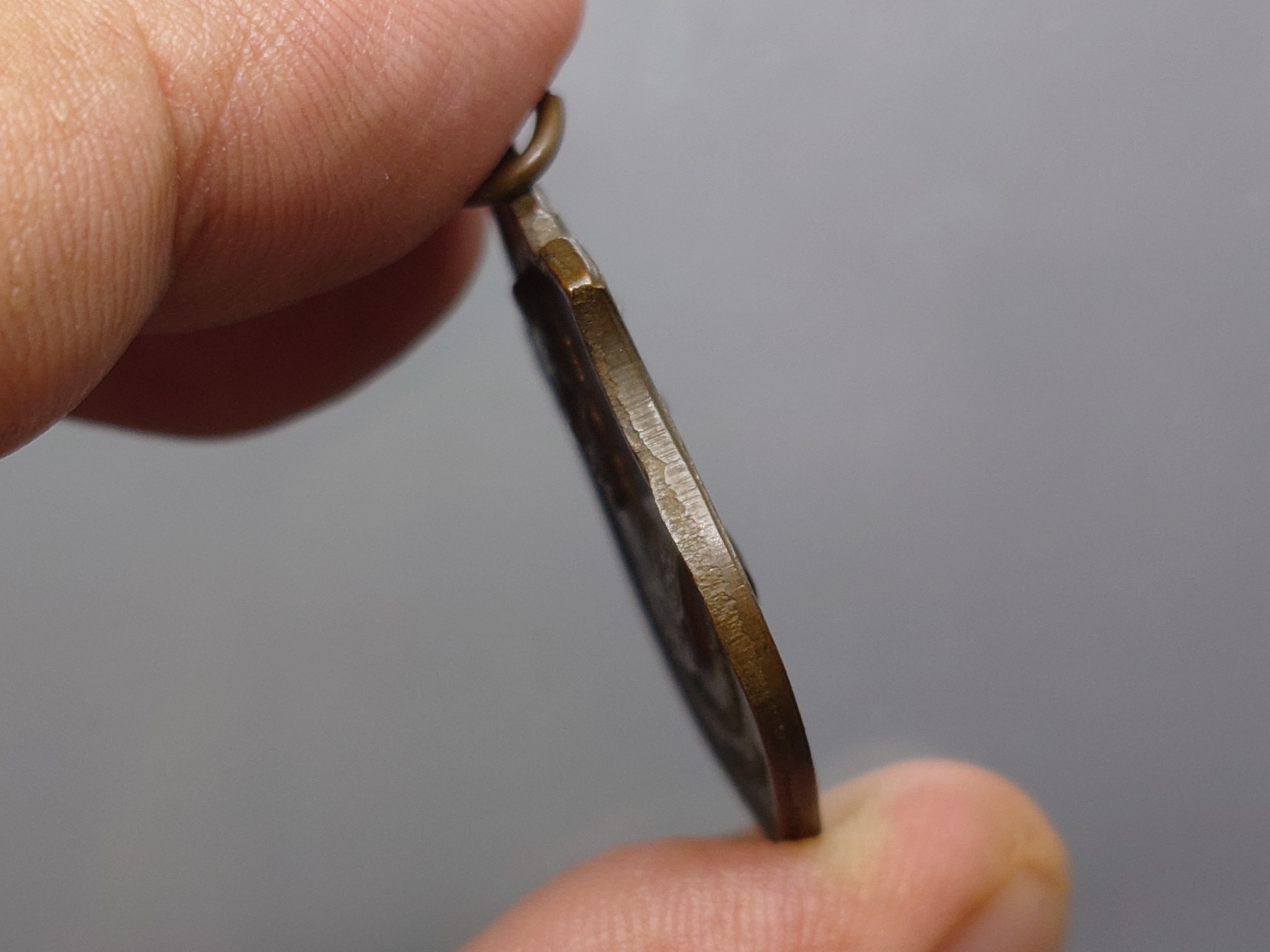 เหรียญสมเด็จพระนเรศวรมหาราช หลัง สมเด็จพระเอกาทศรถ (หลวงปู่โต๊ะ ร่วมปลุกเสก) กองทัพภาคที่ 3 จัดสร้าง เนื้อทองแดง ปี 2517