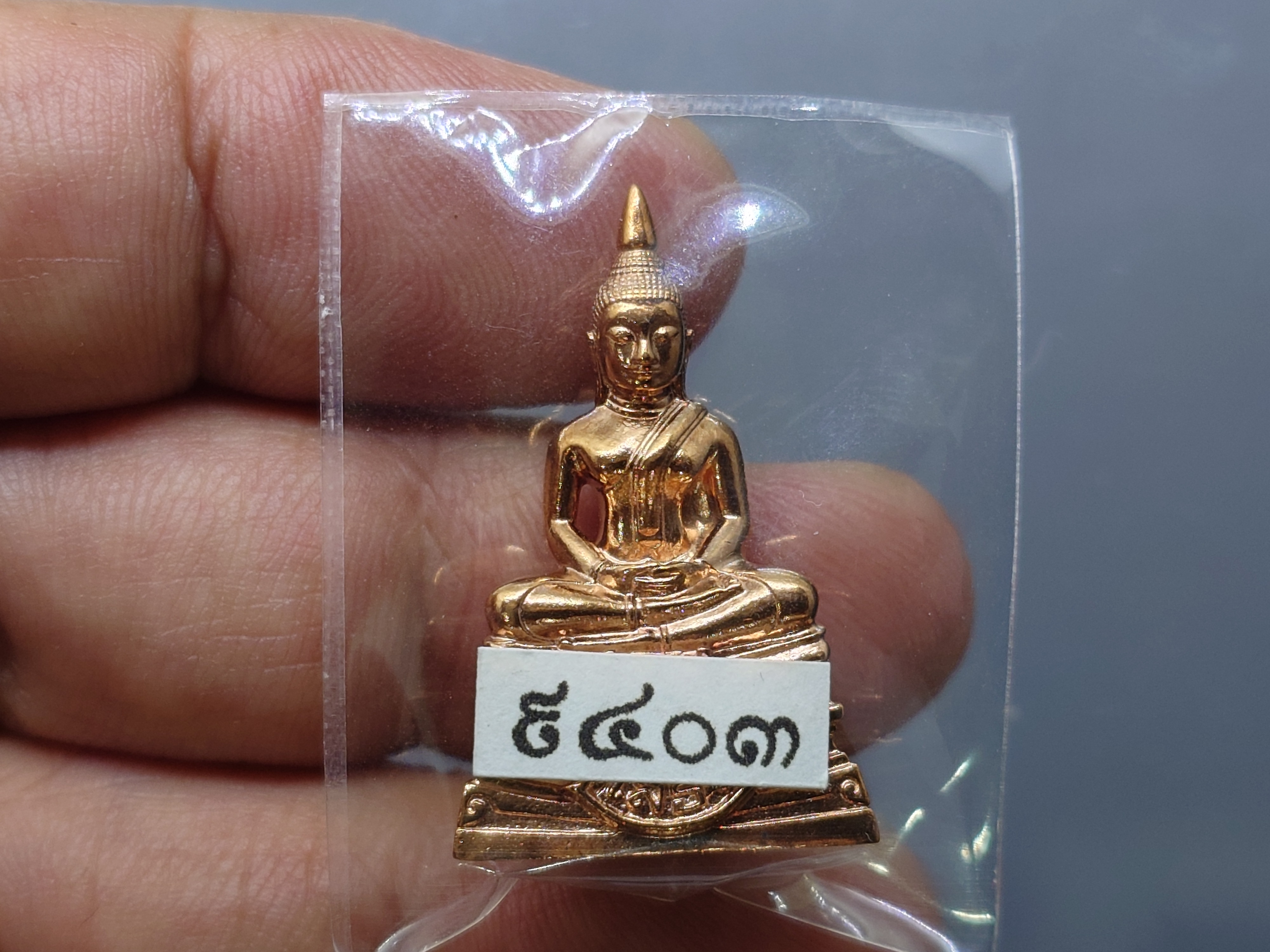 หลวงพ่อโสธร รุ่น 100 ปี ตำรวจแปดริ้ว เนื้อนวะโลหะ พิมพ์ใหญ่ ขนาดสูง 28 มิล วัดโสธรวรารามวรวิหาร พ.ศ.2559