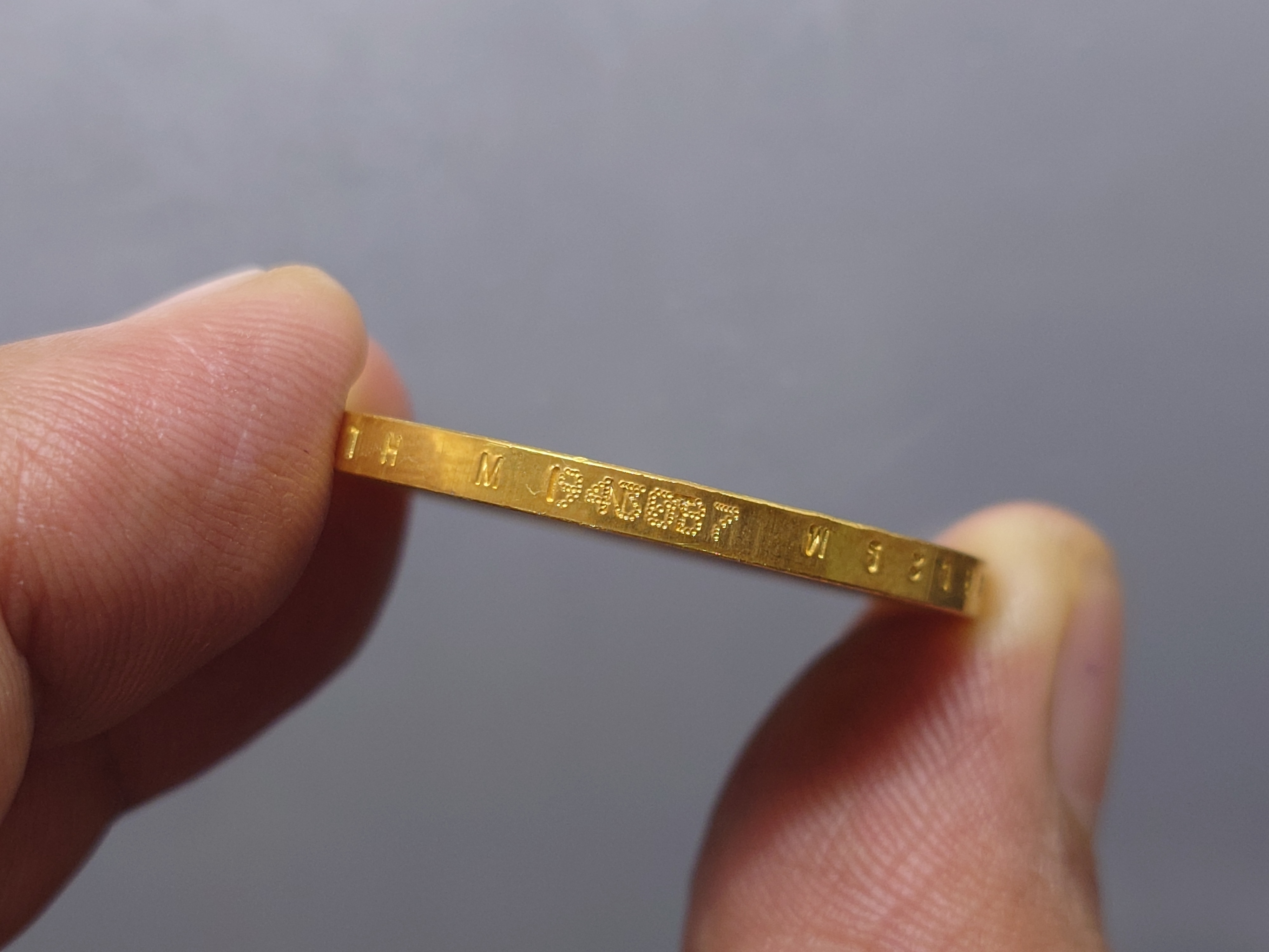 พระแก้วมรกตเครื่องทรง 3 ฤดู พระจอมเกล้าพระนครเหนือ เนื้อสามกษัตริย์ ขนาด 3.2 ซ.ม. 2538 ตลับเดิม หายาก