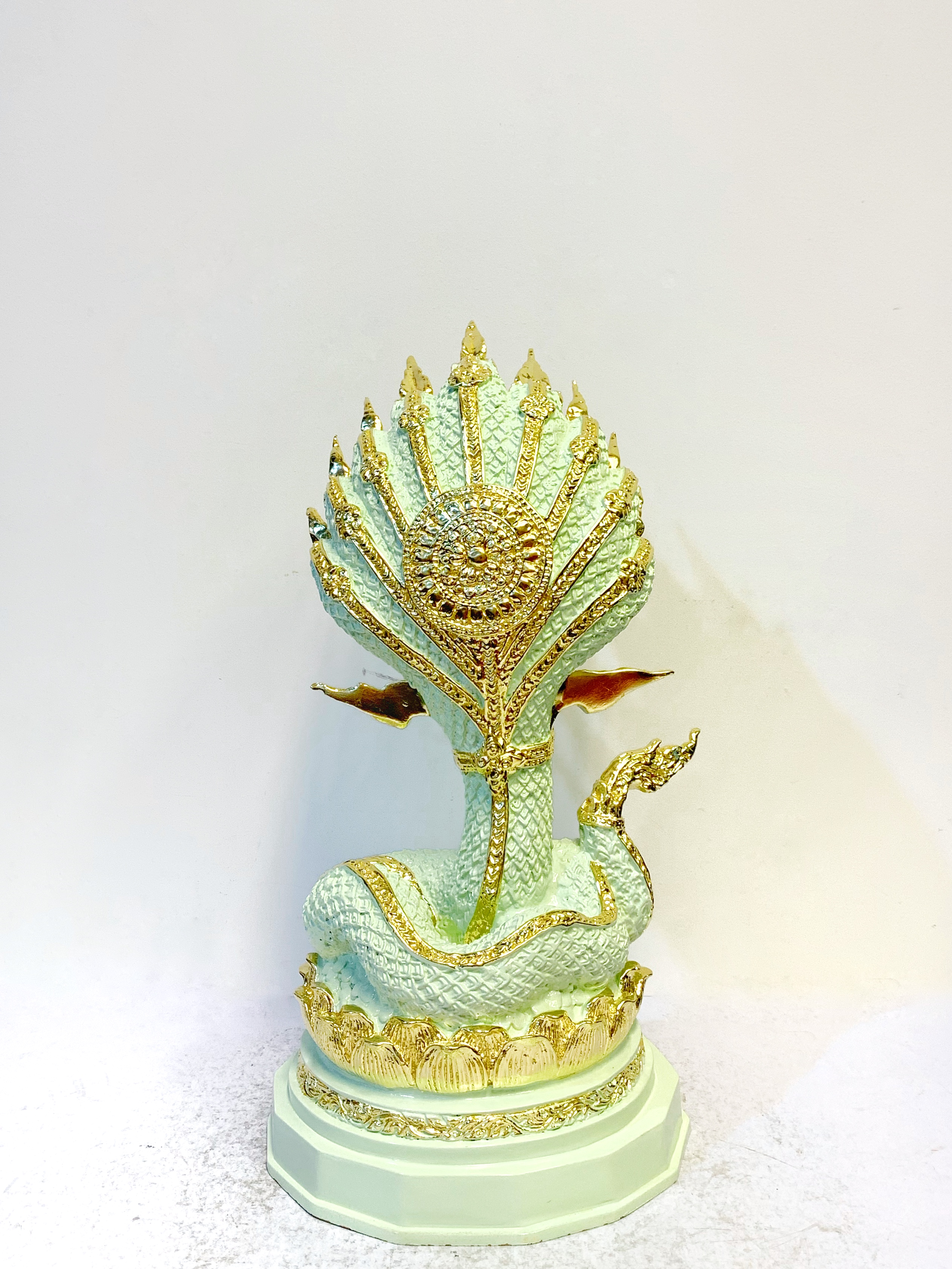 เทวรูป พญานาค 9 เศียร