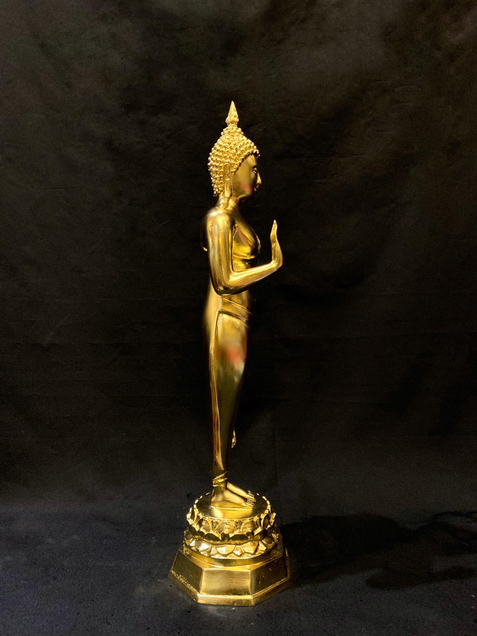 พระพุทธรูปพระประจำวันจันทร์ (ปางห้ามญาติ) หน้าตัก 9 นิ้ว วัดพระศรีรัตนมหาธาตุวรมหาวิหาร จ.พิษณุโลก ปี พ.ศ. 2539