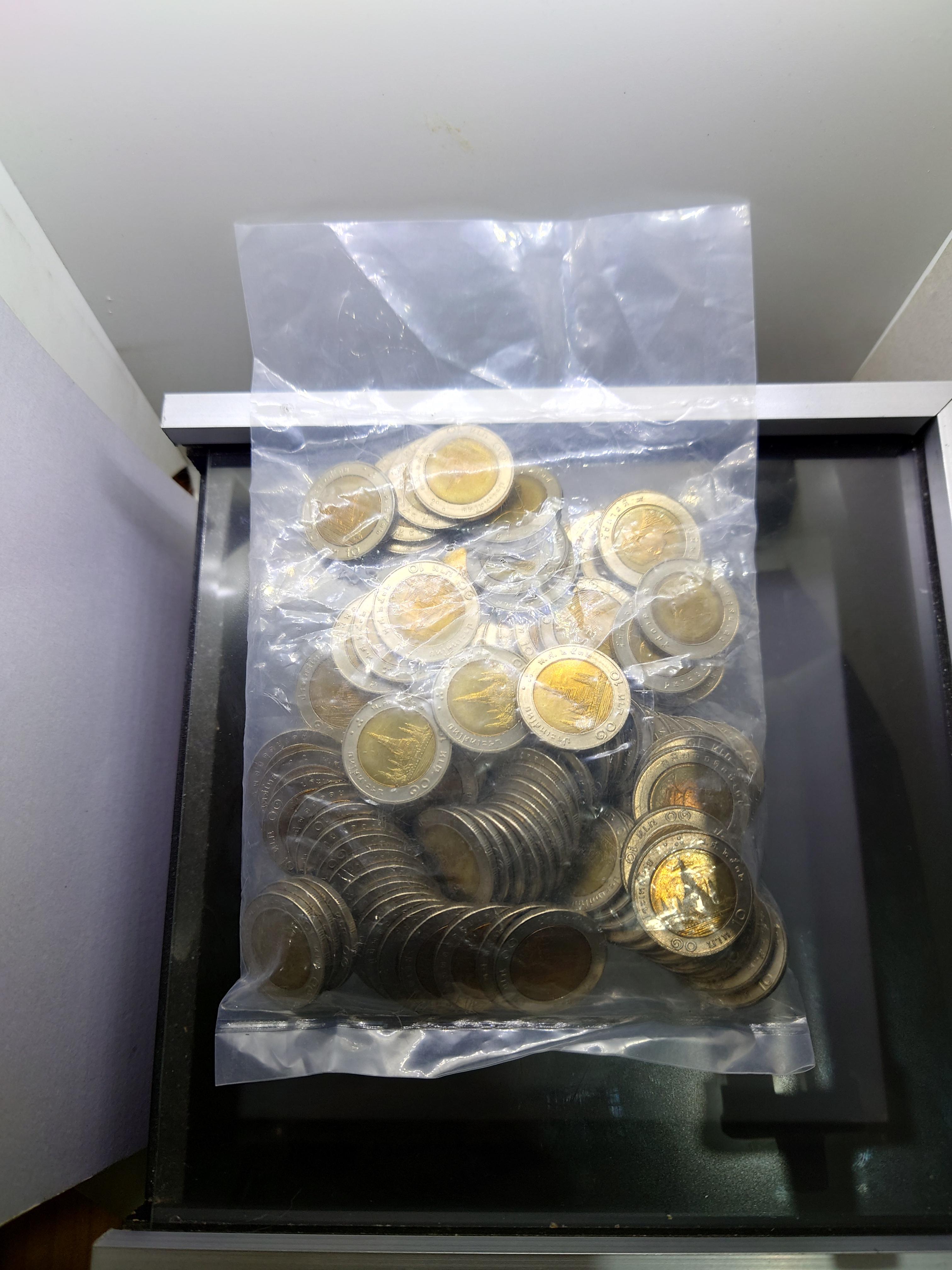 เหรียญยกถุง (100 เหรียญ) เหรียญ 10 บาท หมุนเวียน พ.ศ.2532 ไม่ผ่านใช้ เหรียญแกะหลอด หลอดแตก