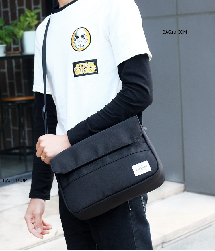 กระเป๋าสะพายข้างผู้ชาย รหัส A019