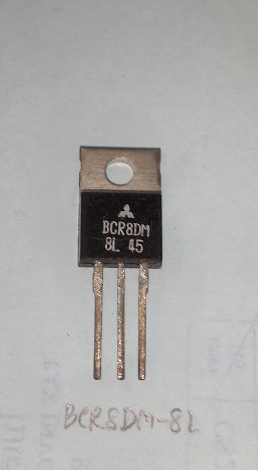 BCR8DM-8LไตรแอคควบคุมไฟACTRAICตัวถังTO-220หลังสีดำBCR8DM8Lราคา