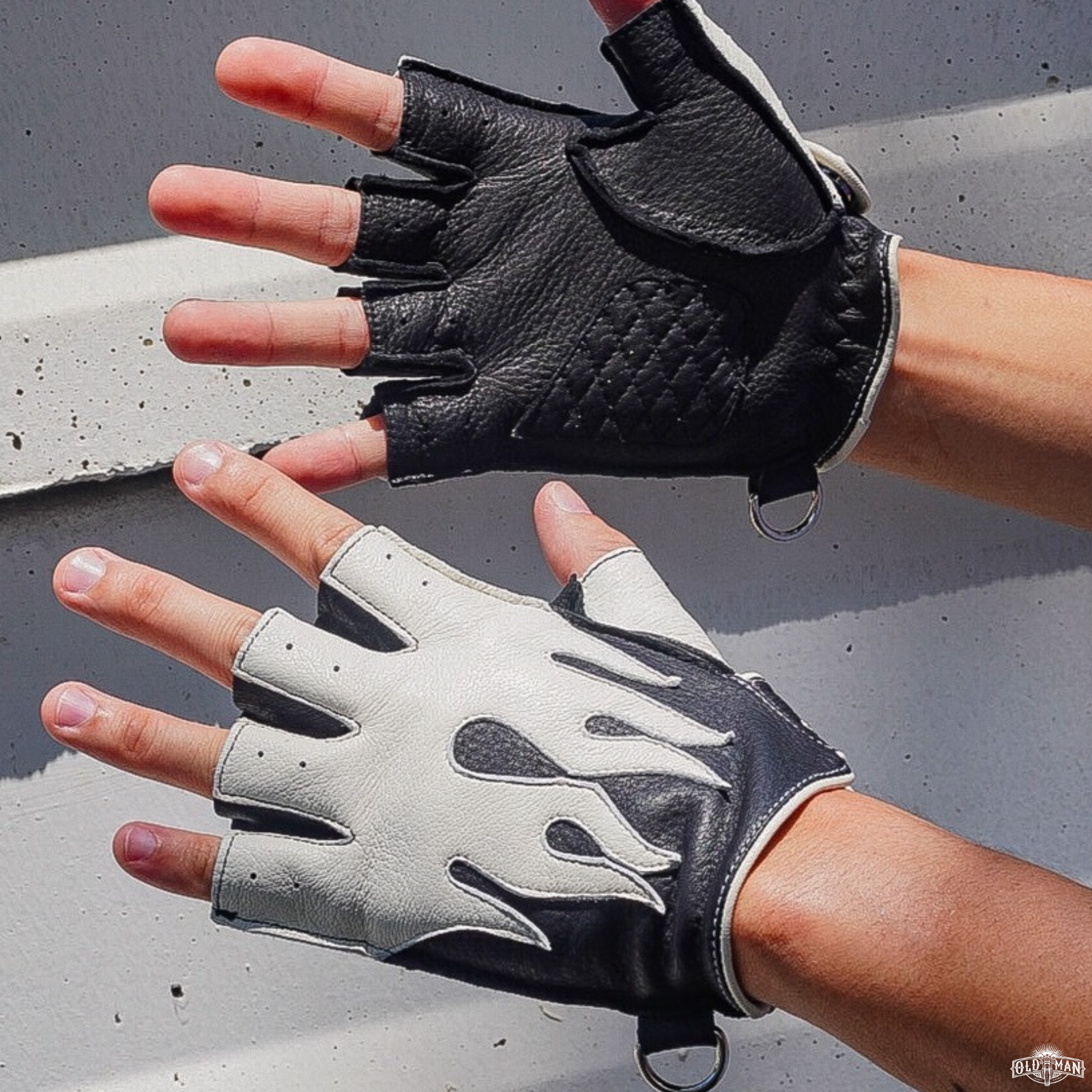 Hellway Glove ครึ่งนิ้วหนังกวางแท้ สีขาว-ดำ (กรุณาสอบถามไซส์ก่อนสั่งซื้อ)