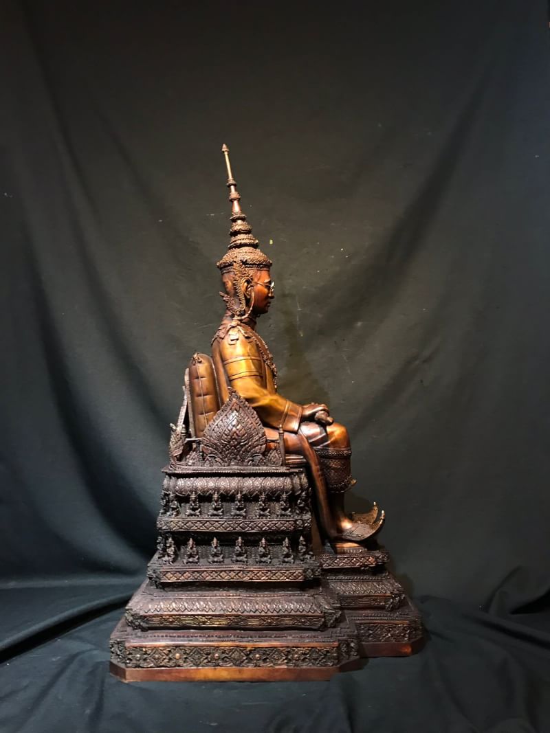 พระบรมรูปหล่อรัชกาลที่ 9 นั่งบัลลังก์หน้าตัก 16 นิ้ว