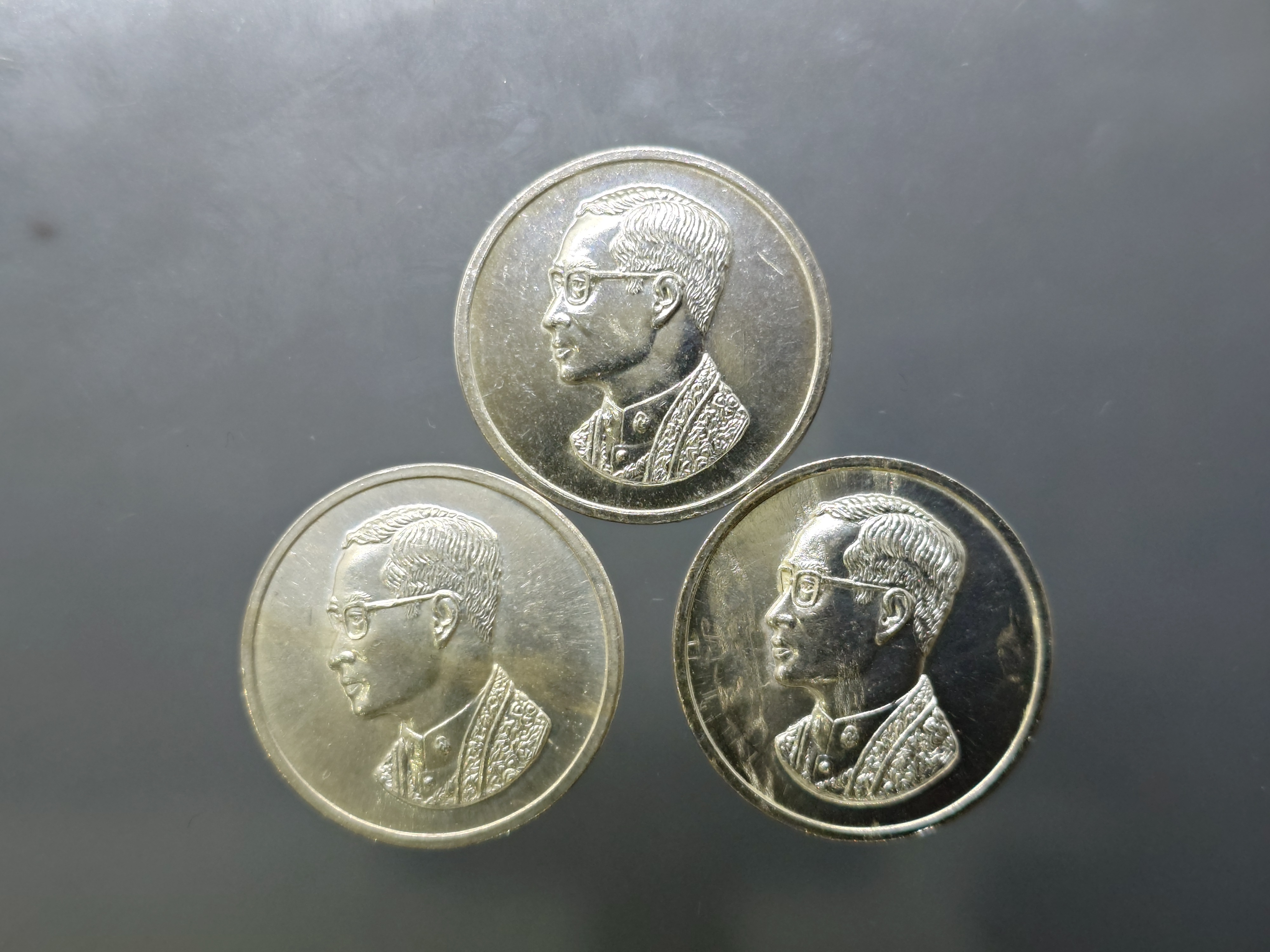 เหรียญที่ระลึก คุ้มเกล้า เนื้อเงิน พิมพ์ใหญ่ พ.ศ.2522