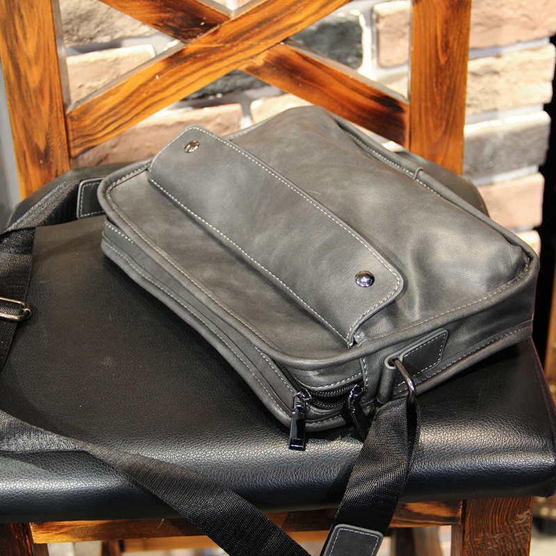 กระเป๋าสะพายข้างผู้ชาย รหัส A034