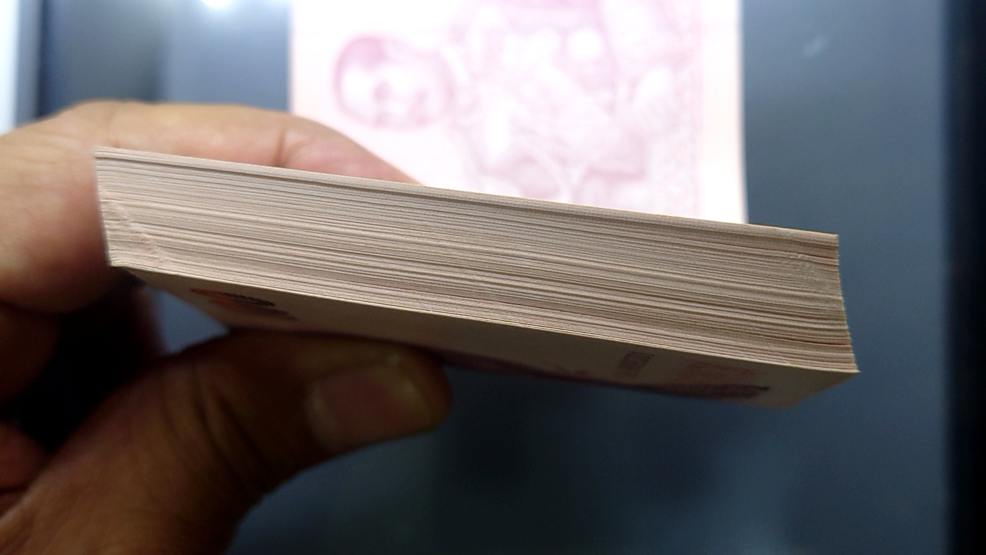 ธนบัตร 100 บาท (ยกแหนบ 100 ใบ เรียงเลข มีเลข 9หน้า 9 หลัง) แบบ 15 รุ่น 2 (เลิกทาส) ปี2540 ไม่ผ่านใช้ สภาพสวย