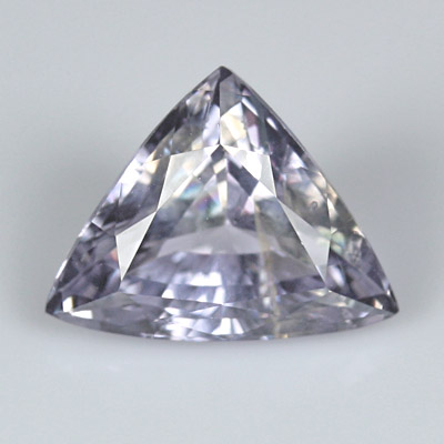 **ขายแล้ว**สปิเนลสีน้ำเงิน (Spinel) 1.10 กะรัต สีน้ำเงินอ่อน ไฟดี รูปสามเหลี่ยม