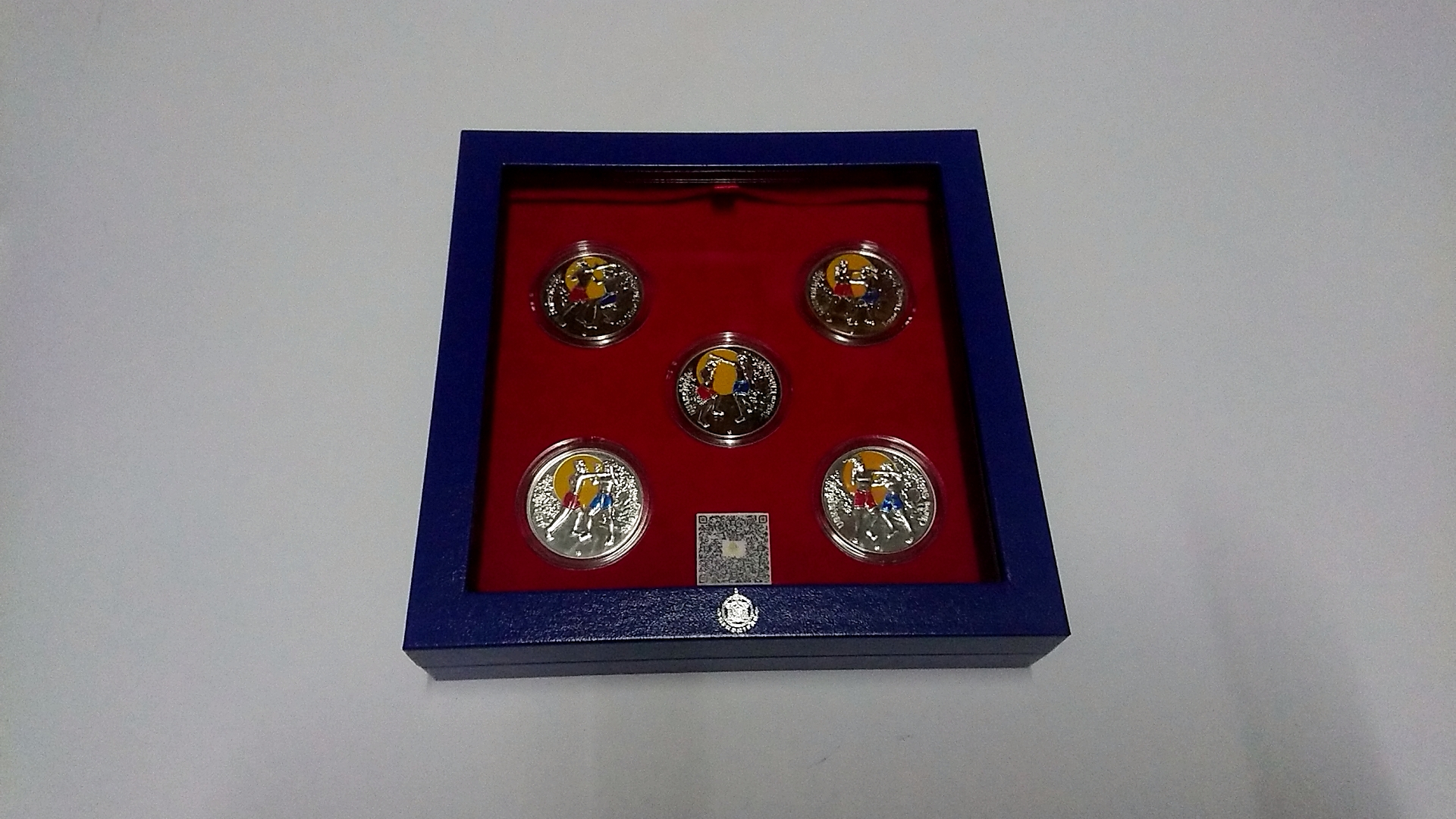 เหรียญนิกเกิลลงสี ที่ระลึกแม่ไม้มวยไทย(ชุด 5 เหรียญ) พร้อม กล่องหนัง