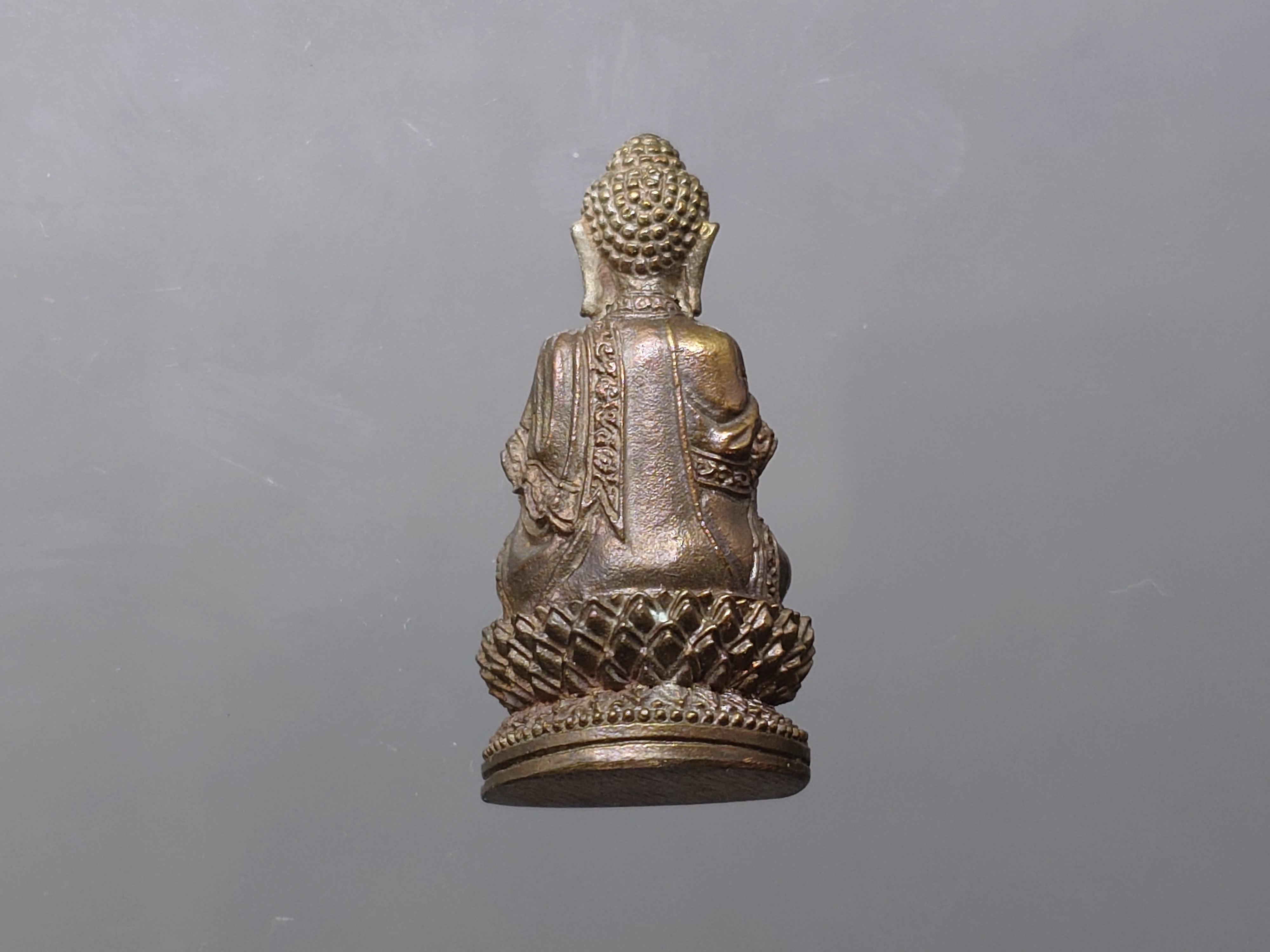 พระกริ่งจีน ต้าเยิ่นถะ เนื้อนวะโลหะ โครงการสร้างอาคารเรียน โรงเรียนกาญจนาภิเษกสมโภช ออก วัดบวรนิเวศวิหาร ปี2539 พร้อมกล่องเดิม