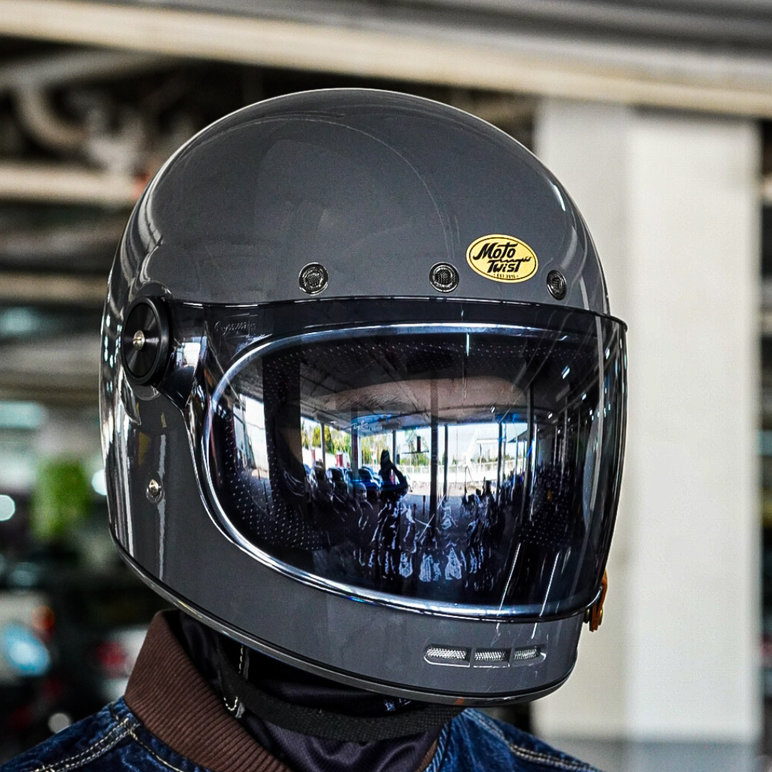 หมวกกันน็อคเต็มใบ Moto twist AP สีเทาเงา (สอบถามก่อนสั่งซื้อ)