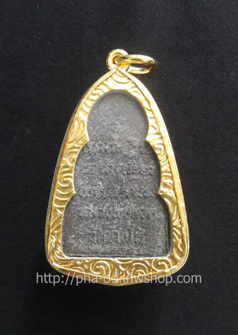 หลวงปู่ทวด เนื้อว่าน วัดช้างให้ ปัตตานี เลี่ยมกรอบทองไมครอน (พร้อมกล่อง)