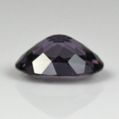 **ขายแล้ว**สปิเนลสีม่วง (Spinel) 0.95 กะรัต สีม่วงไวโอเลต ไฟดี รูปไข่