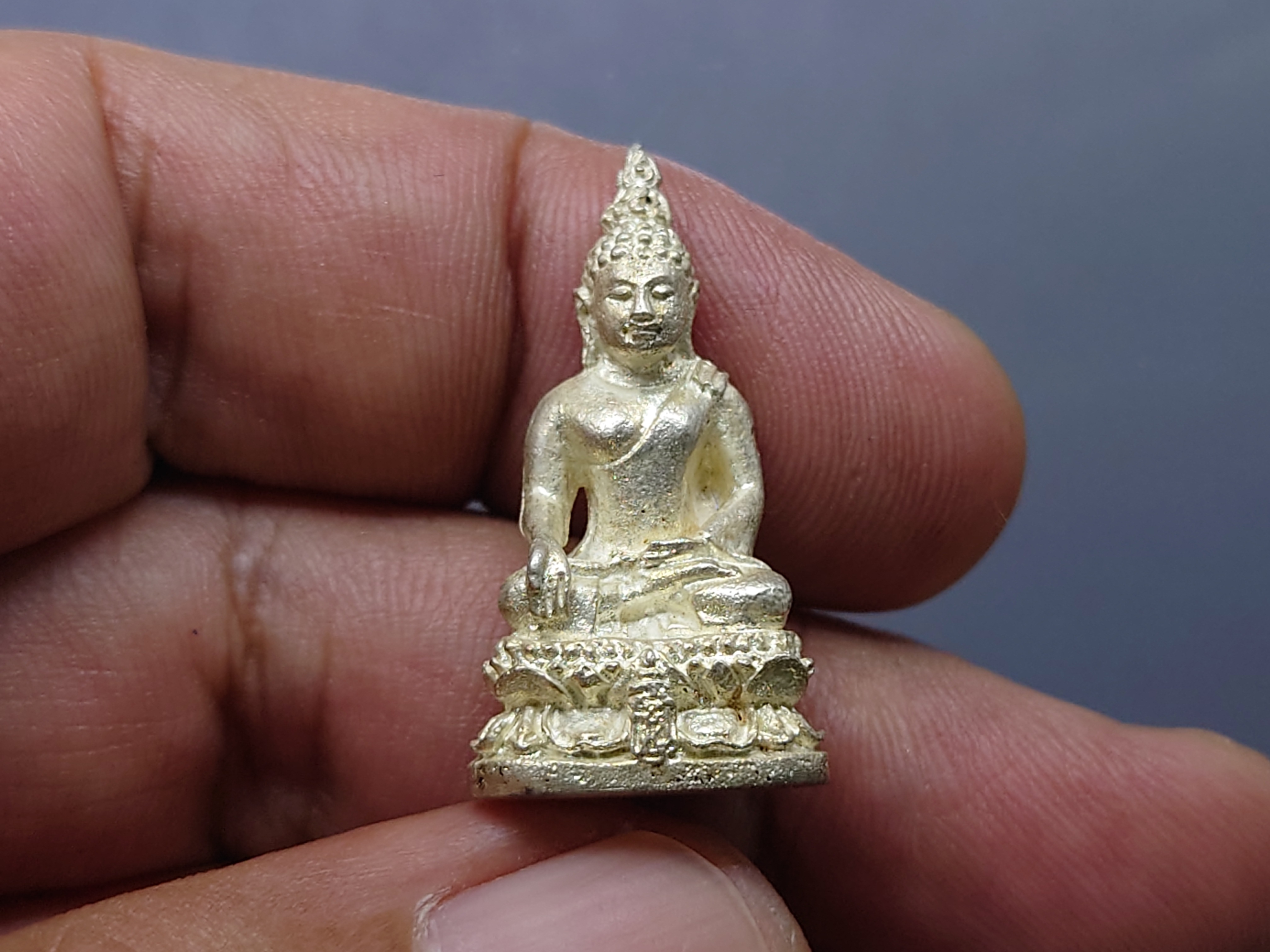 พระกริ่งไพรีพินาศ ญสส.เนื้อเงิน ขนาดสูง 2.8 ซ.ม.วัดบวรนิเวศวิหาร ปี2538 พร้อมกล่องเดิม