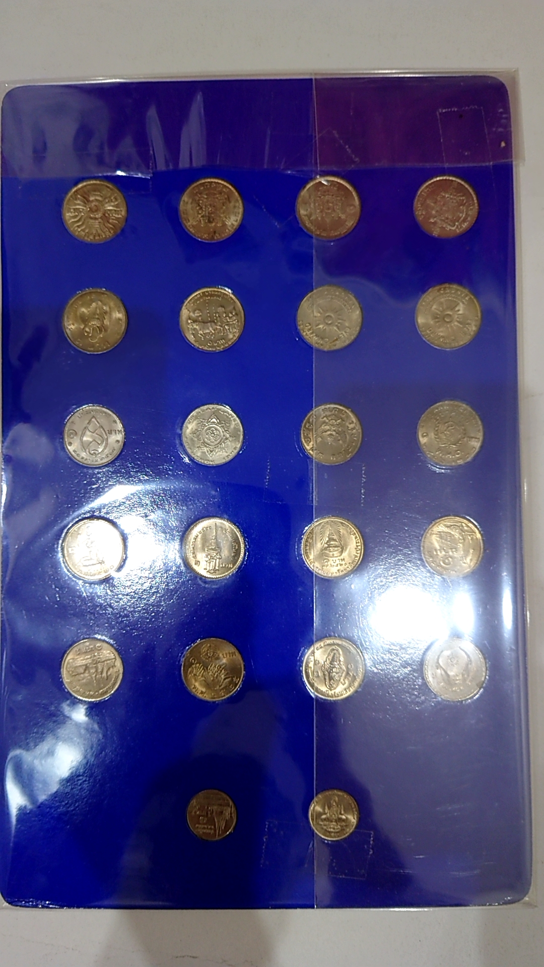 เหรียญ 1 บาท ครบชุด วาระและหมุนเวียน 22 เหรียญ รัชกาลที่9 ไม่ผ่านใช้ พร้อมแผงบรรจุเหรียญ