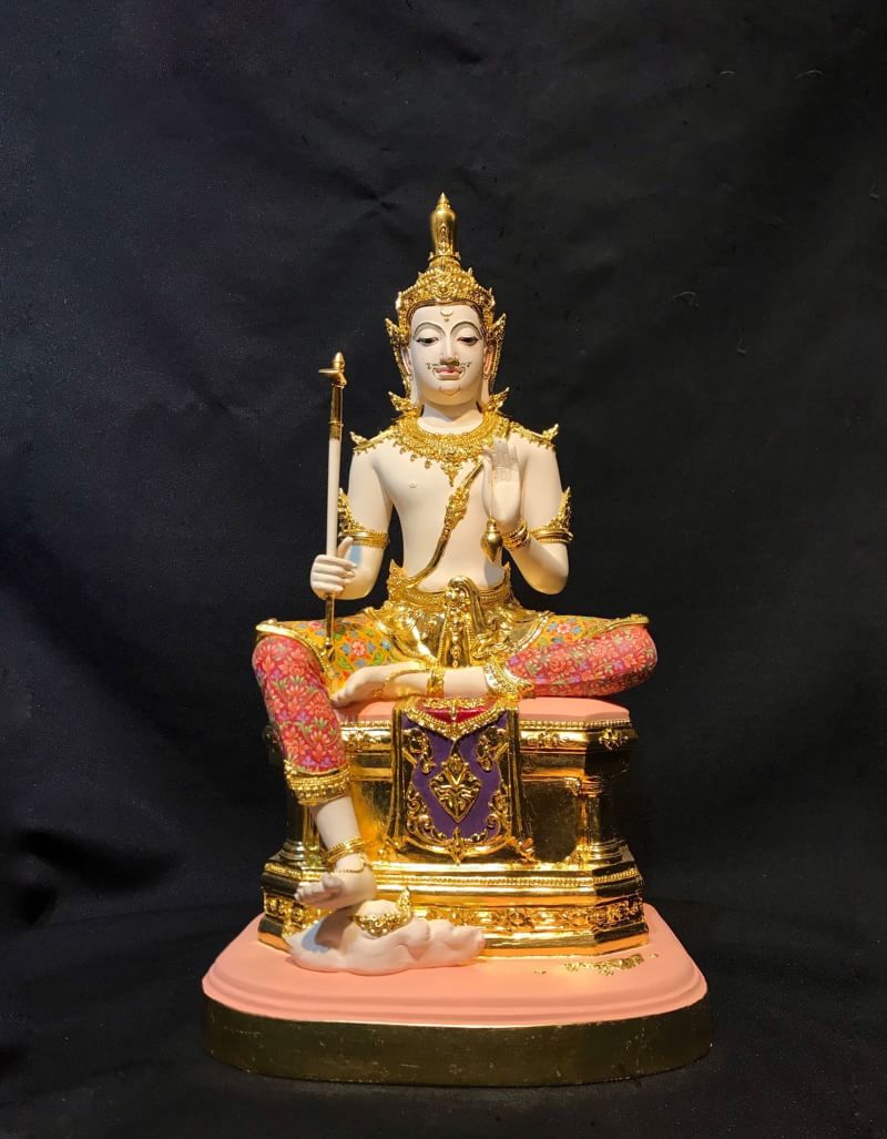 รูปหล่อ มหาเทพพระวิษณุกรรมบรมครู (ปางประทานความสำเร็จ) ในโอกาส 100 ปี โรงเรียนเพาะช่าง ปี 2556
