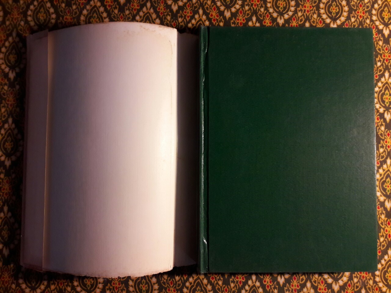 ดาวล้อมเดือน