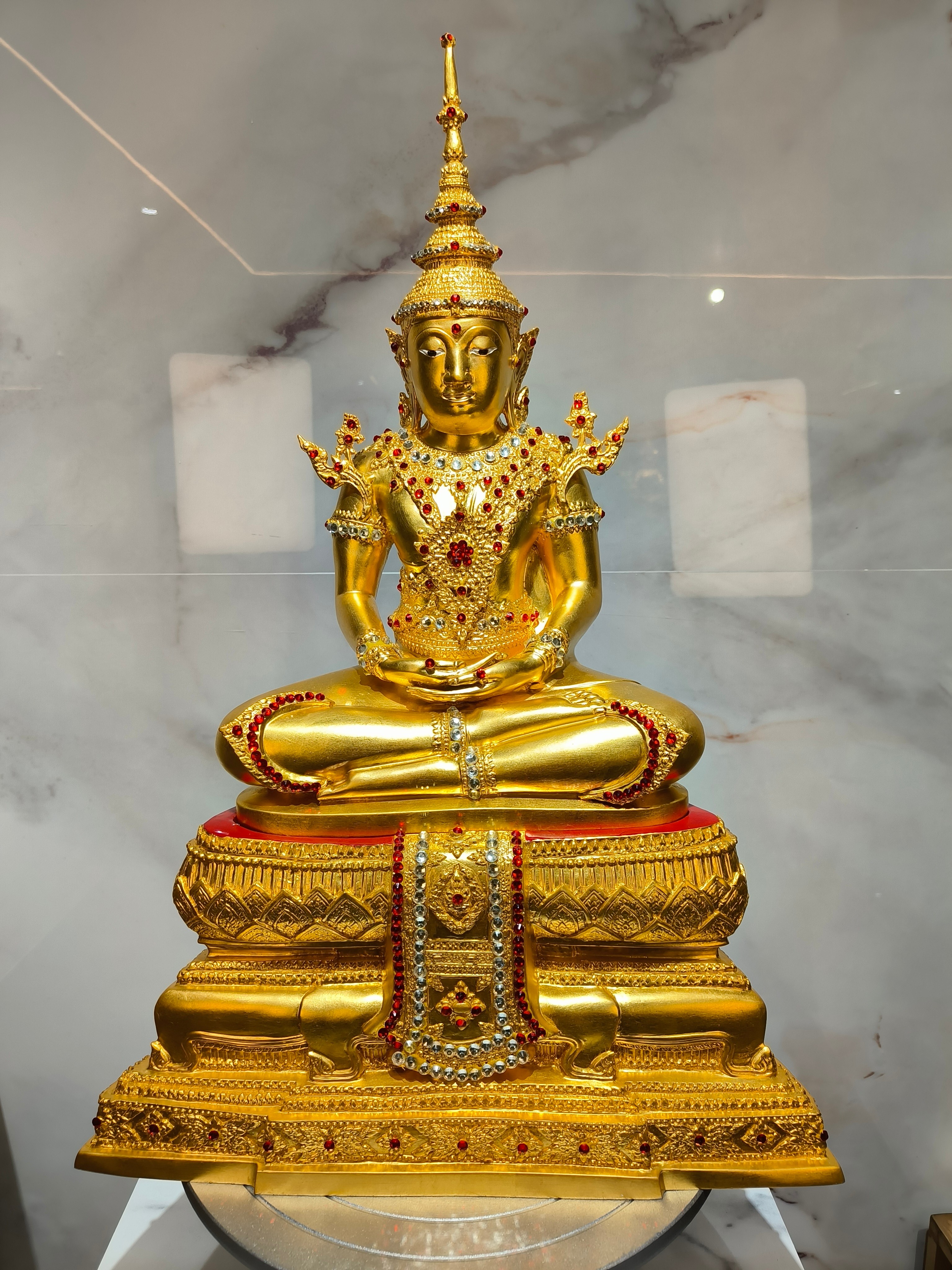 พระพุทธรูป พระแก้วมรกต ทรงเครื่องฤดูร้อน หน้าตัก 9 นิ้ว