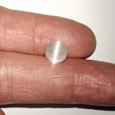 **ขายแล้ว**โทปาสตาแมว (Cat's eye Topaz) 3.87 กะรัต ตาแมวไหมสีเงิน หายาก