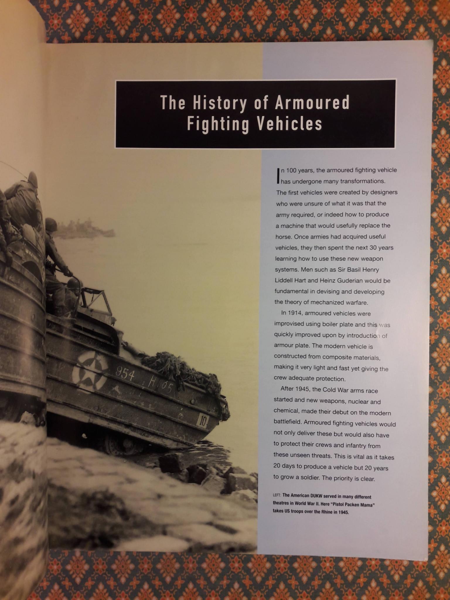 THE ILLUSTRATED GUIDE TO ARMOURED FIGHTING VEHICLES OF THE WORLD