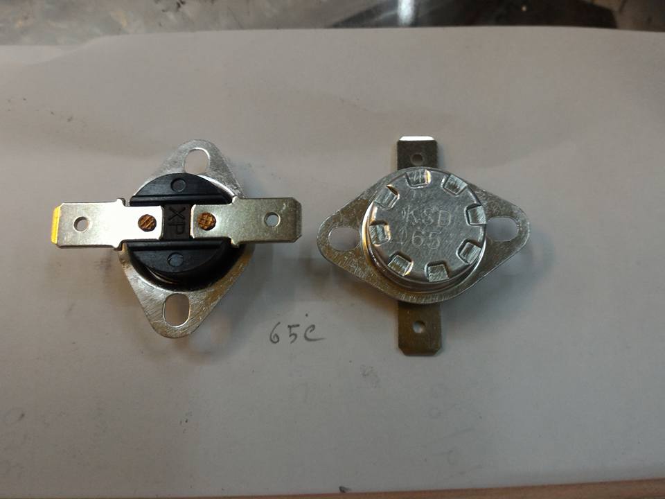เทอร์โมสตัท65cรุ่นKSD301แกนหมุนได้65องศาC 10A250VAC Thermostat ควบคุมอุณหภูมิ ตัวตัดอุณหภูมิแกนหมุนไม่ได้ราคาตัวล่ะ