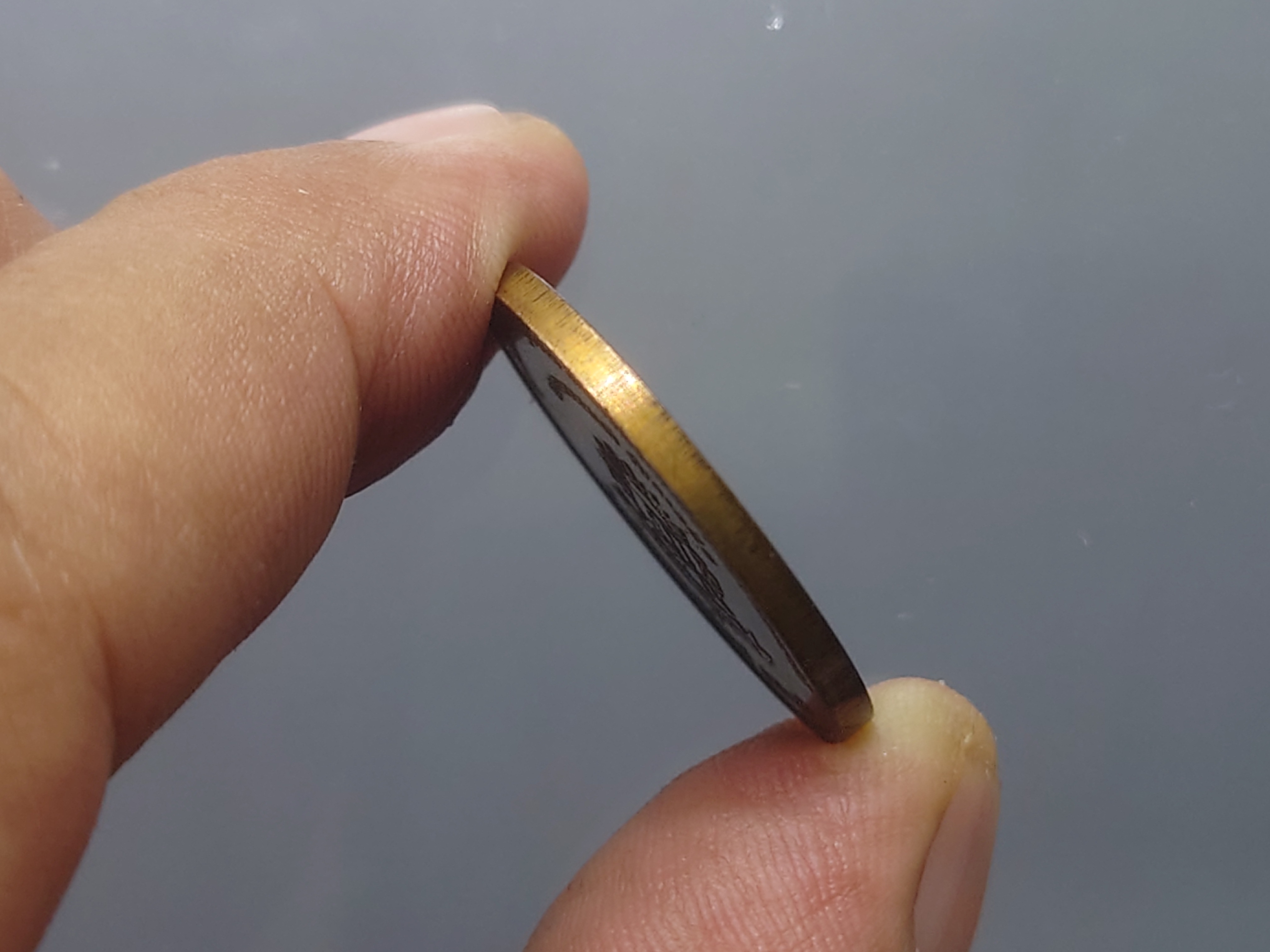 เหรียญสมเด็จพระเทพศิรินทราบรมราชินี ที่ระลึกสร้างพระราชานุสาวรีย์ เนื้อทองแดง โรงเรียนเทพศิรินทร์ ปี2541