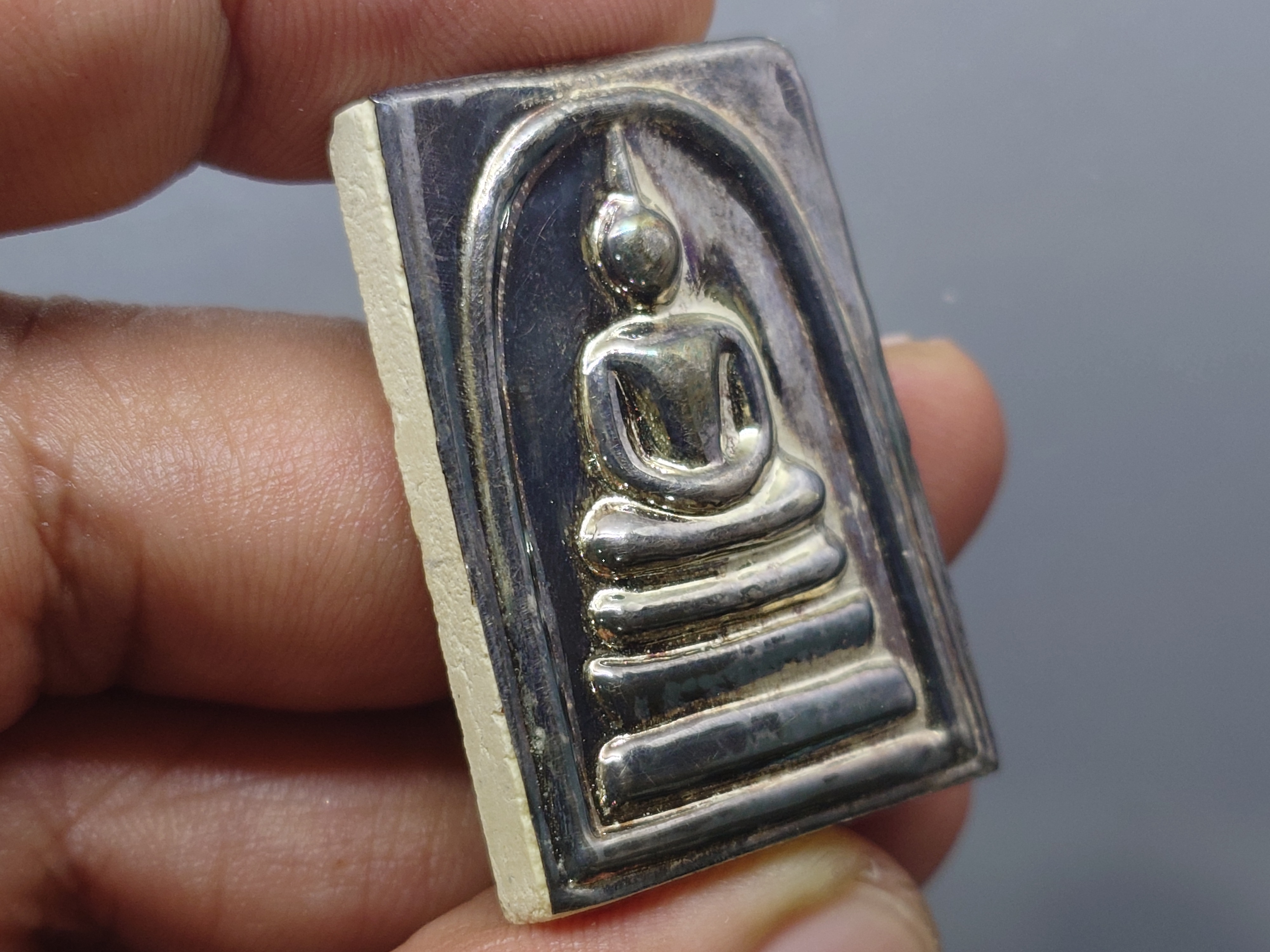 สมเด็จเกศพิมพ์ประธาน ประทานเงิน-ประทานทอง หน้ากากเงิน หลังแผ่นหัวใจพระคาถาชินบัญชร เนื้อเงิน วัดอินทรวิหาร บางขุนพรหม ปี2552 พร้อมกล่องเดิม