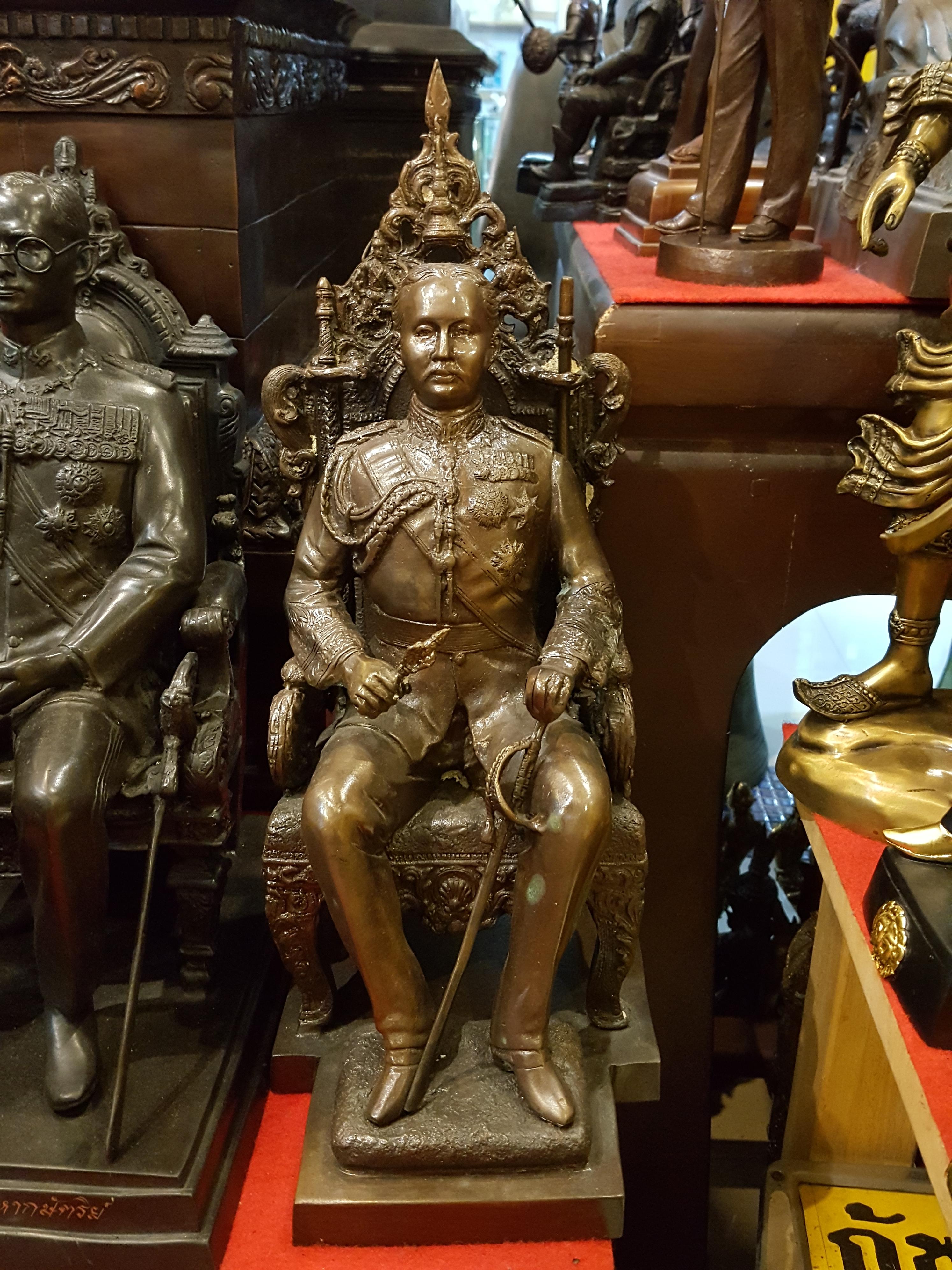 พระบรมรูปหล่อในหลวง รัชกาลที่ 5 ร.5 รุ่น องค์นั่งบังลัง โรงเรียนนายร้อยพระจุลจอมเกล้า ปี 2529