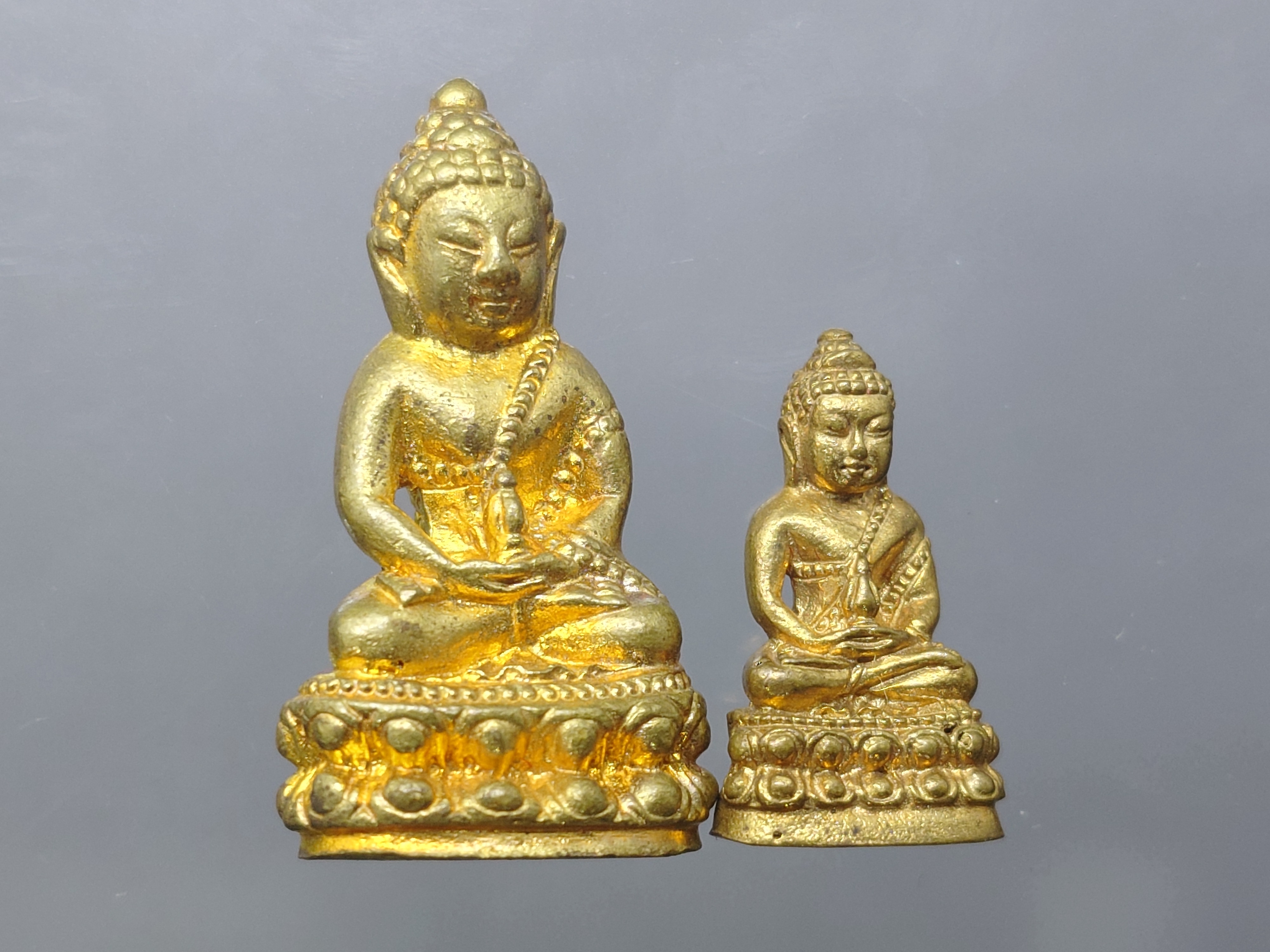 พระกริ่ง พระชัยวัฒน์ ปวโร 84 พรรษา สมเด็จพระญาณสังวร สมเด็จพระสังฆราช เนื้อทองเหลือง วัดบวรนิเวศวิหาร ปี 2540 พร้อมกล่องเดิมๆ