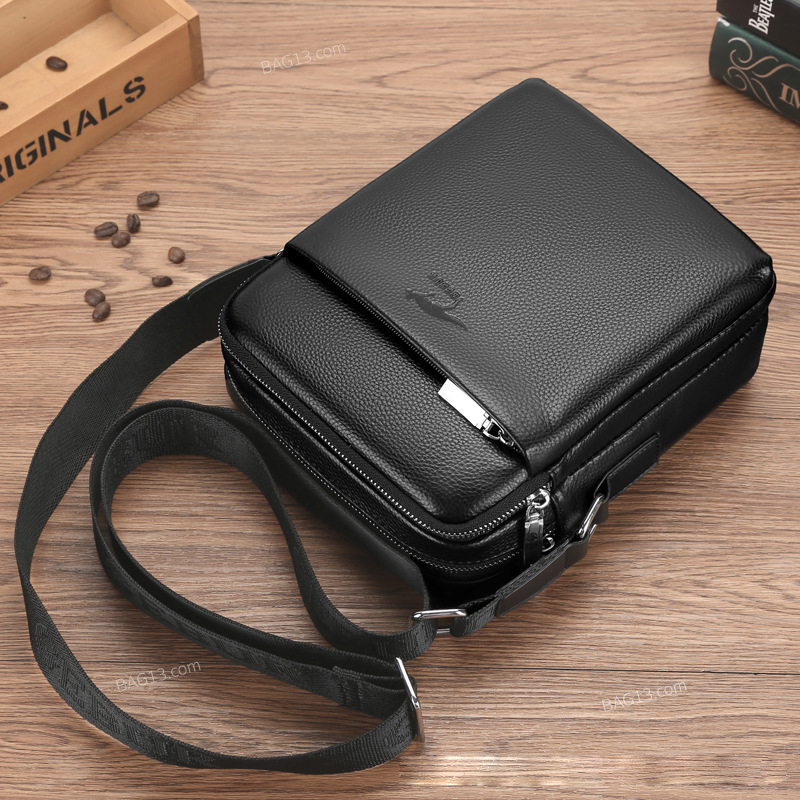 กระเป๋าสะพายข้างผู้ชาย กระเป๋าหนังผู้ชาย [CODE: A037]