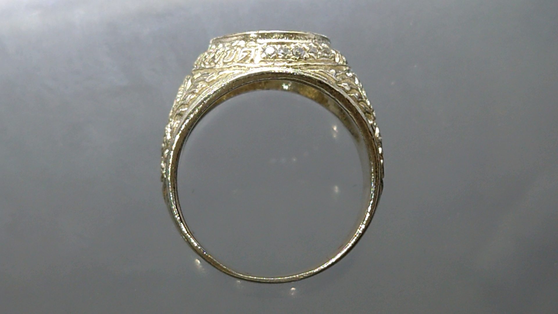 แหวนมหามงคล เนื้อเงิน ชุดเราเทิดทูลองค์เหนือหัว ในวโรกาสครองราช 60 ปี 2549