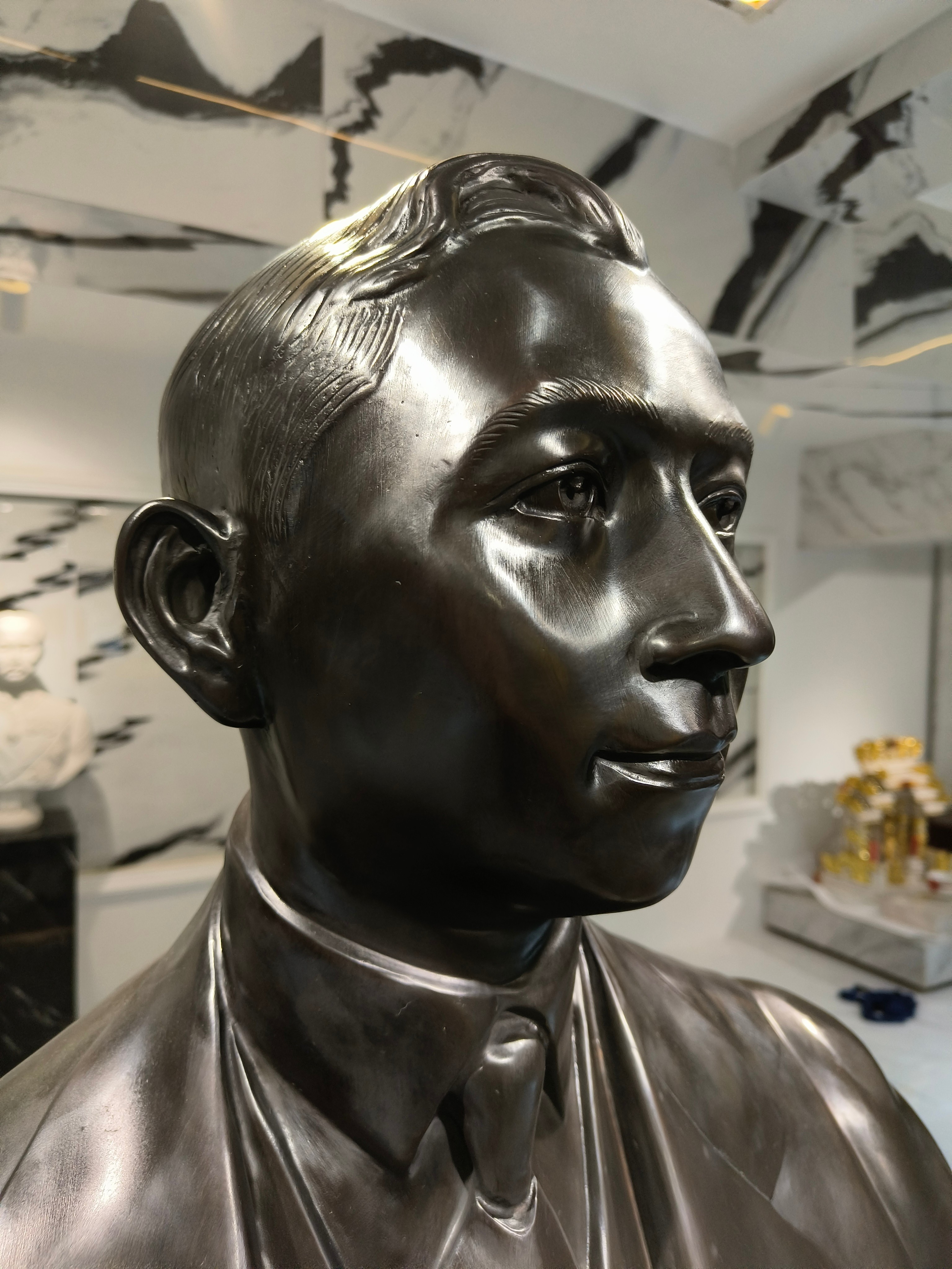 รูปหล่อ พระบิดา สมเด็จพระมหิตลาธิเบศร อดุลยเดชวิกรม พระบรมราชชนก พระราชบิดาในรัชกาลที่ 9 ครึ่งพระองค์ ขนาดเท่าจริง