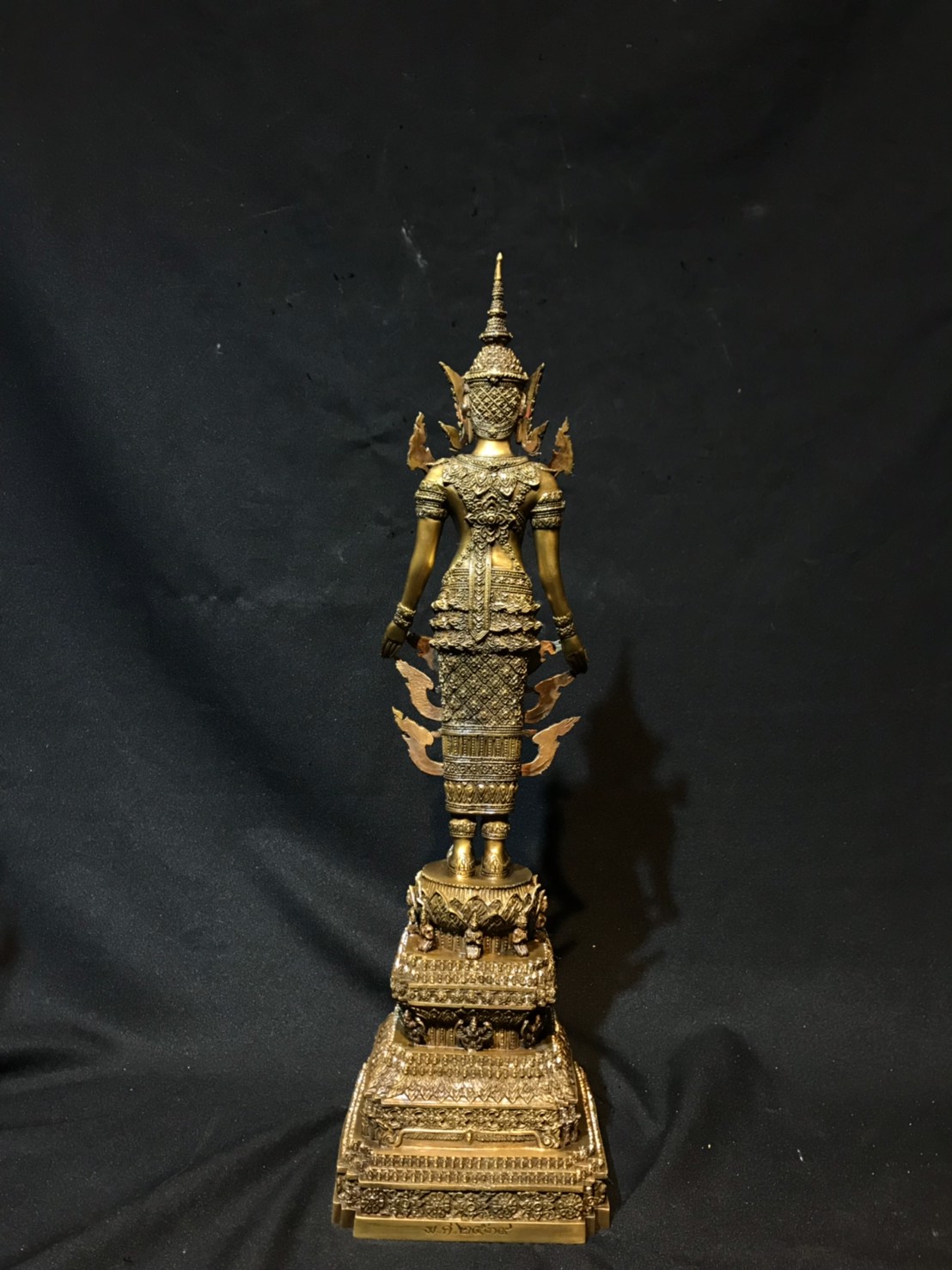 พระพุทธรูป ปางเปิดโลก ทรงเครื่องจักพรรดิ์ หน้าตัก 5 นิ้ว วัดอรุณราชวรารามราชวรมหาวิหาร ปี พ.ศ.2539