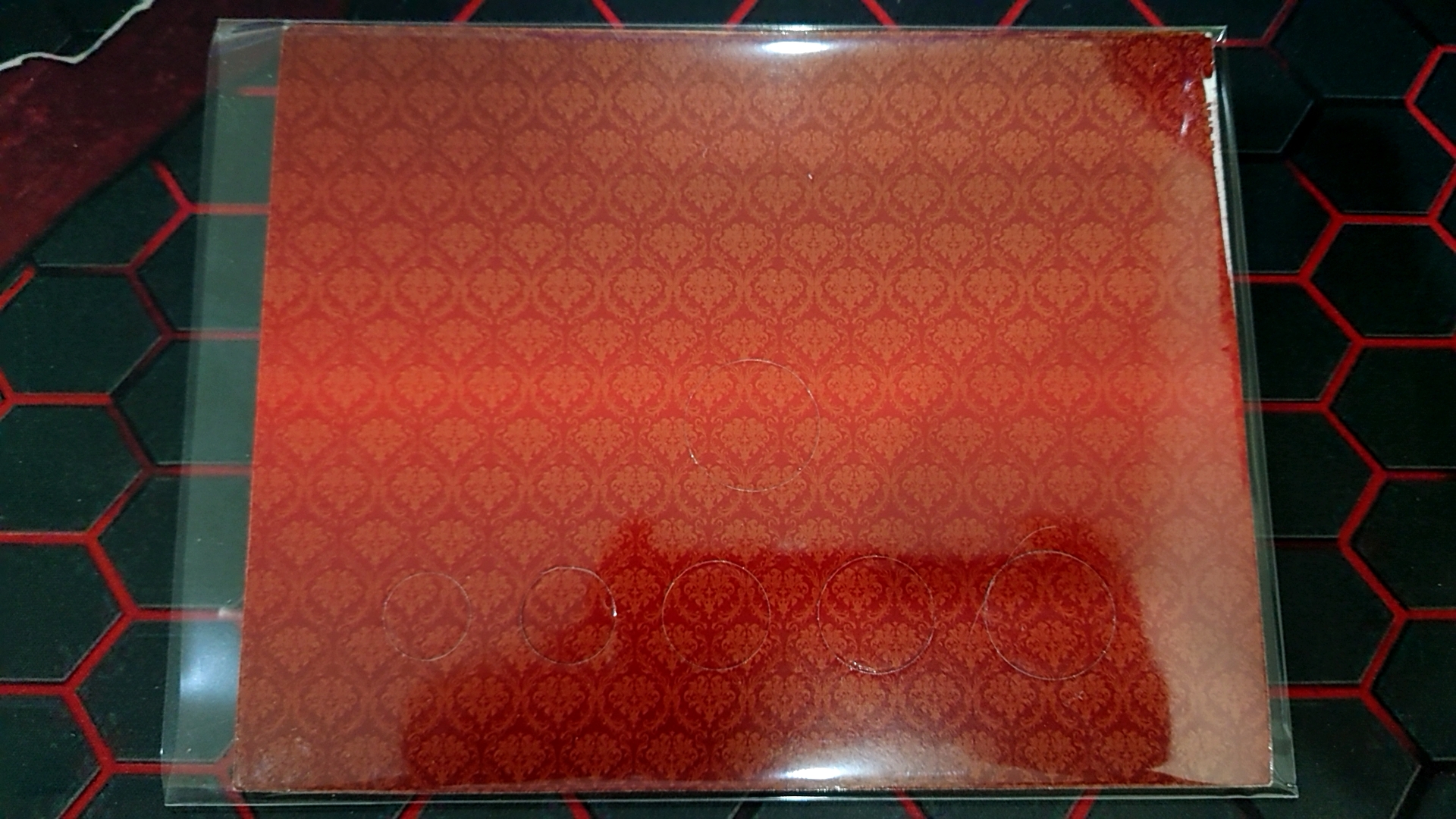 แผงใส่เหรียญกษาปณ์หมุนเวียน ร9 (6ช่อง) สีแดง ขนาด 18.7 x 14.5 เซ็น