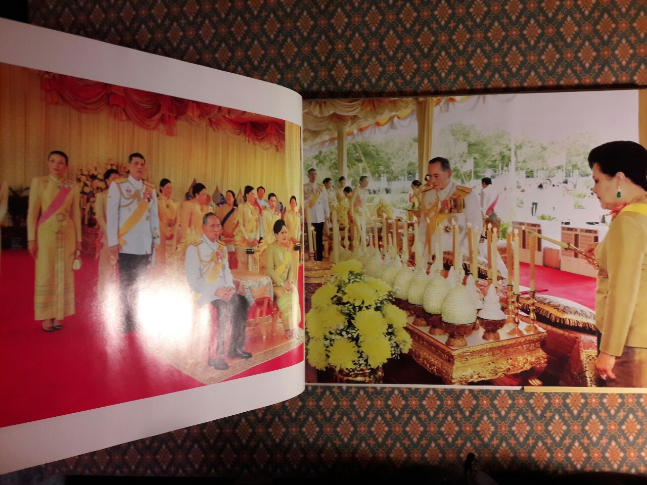 พระราชพิธีศุภมงคล ฉลองสิริราชสมบัติครบ 60 ปี (ฉบับสองภาษาไทย-อังกฤษ)