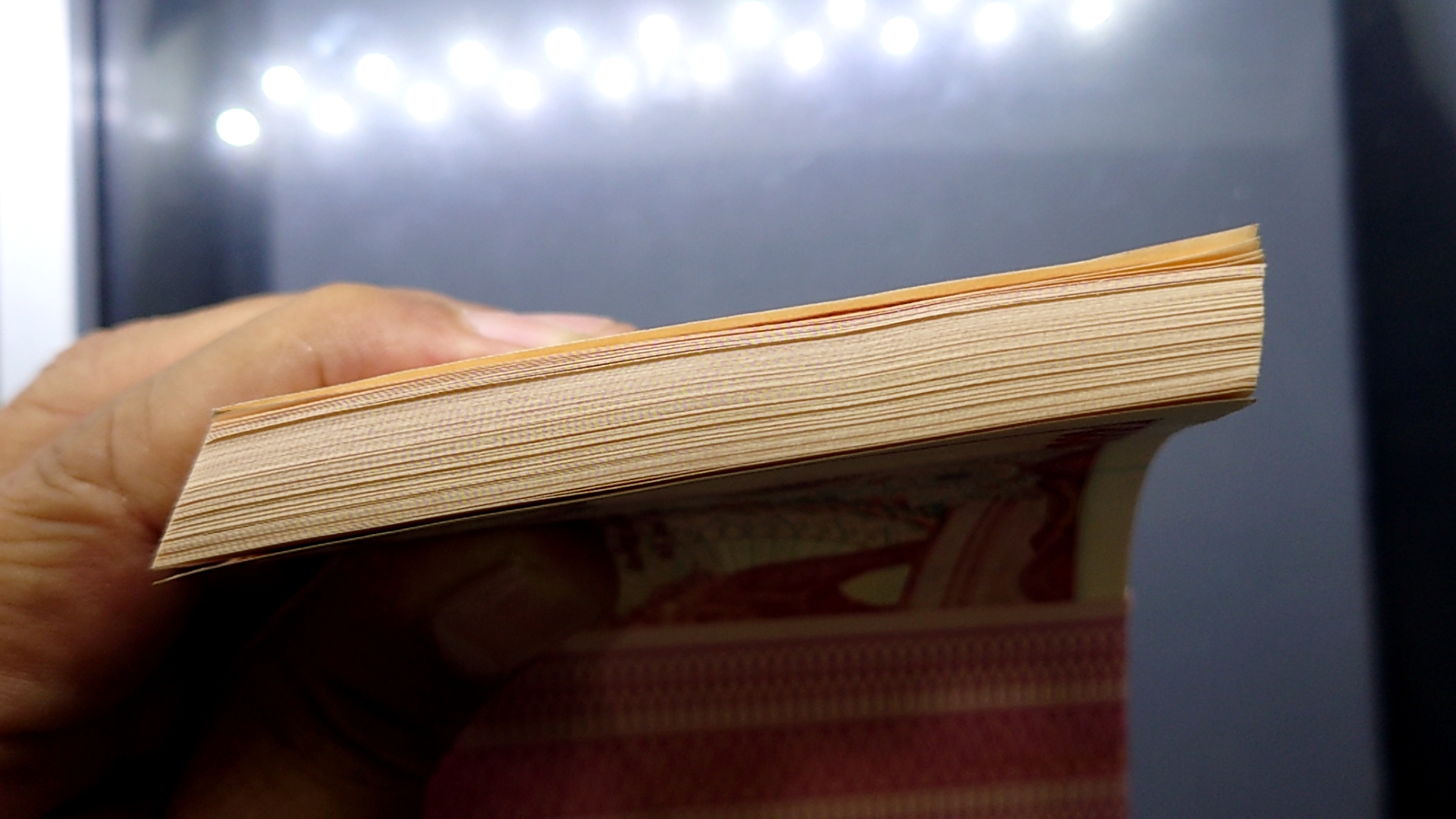 ธนบัตร 100 บาท ยกแหนบ 100 ใบ เรียงเลข แบบ 12 เลข 7 หลัก (ช้างแดง) พ.ศ.2521 ไม่ผ่านใช้